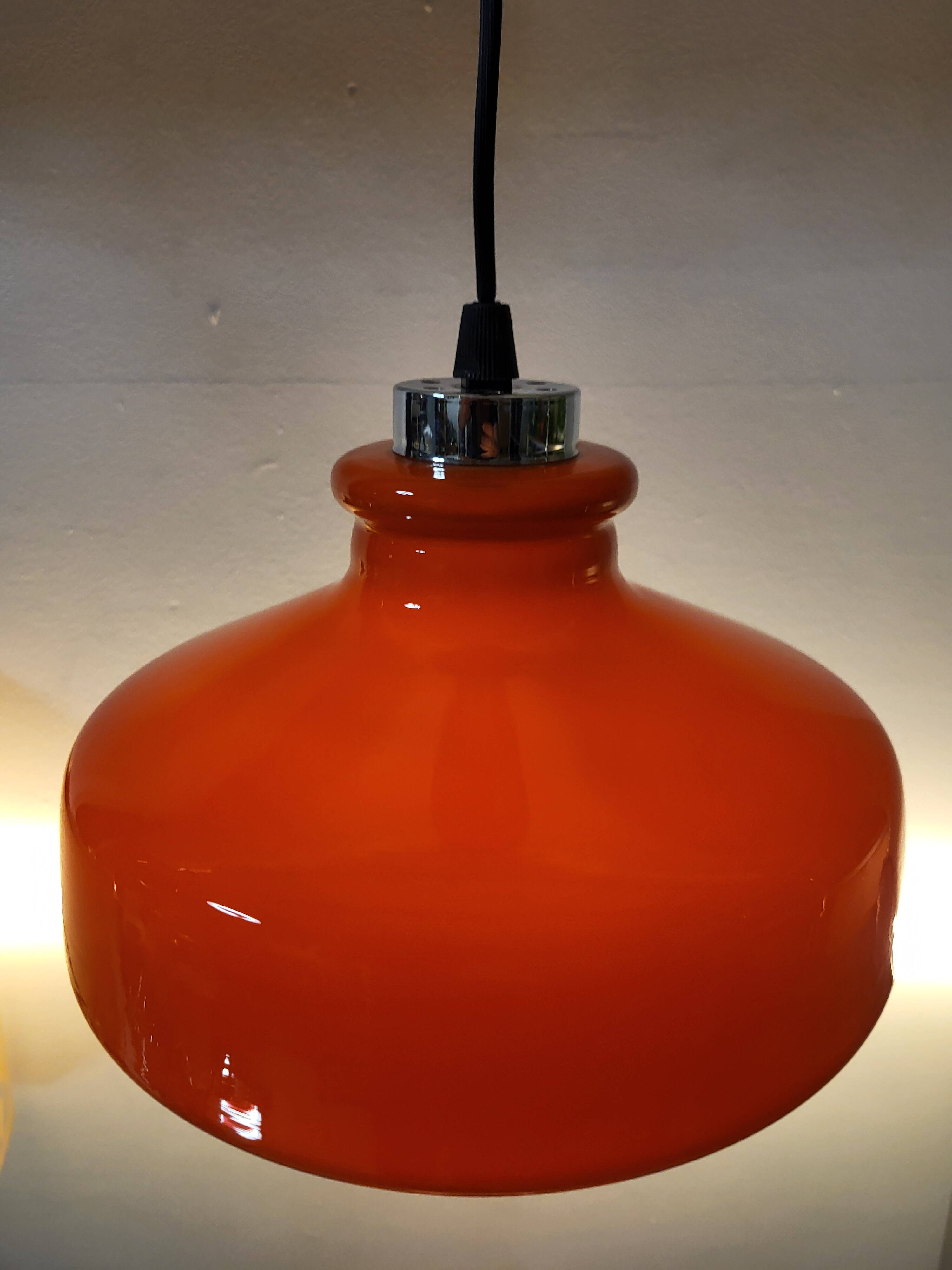 Suspension vintage en verre opalin orange avec finition chromée, années 60