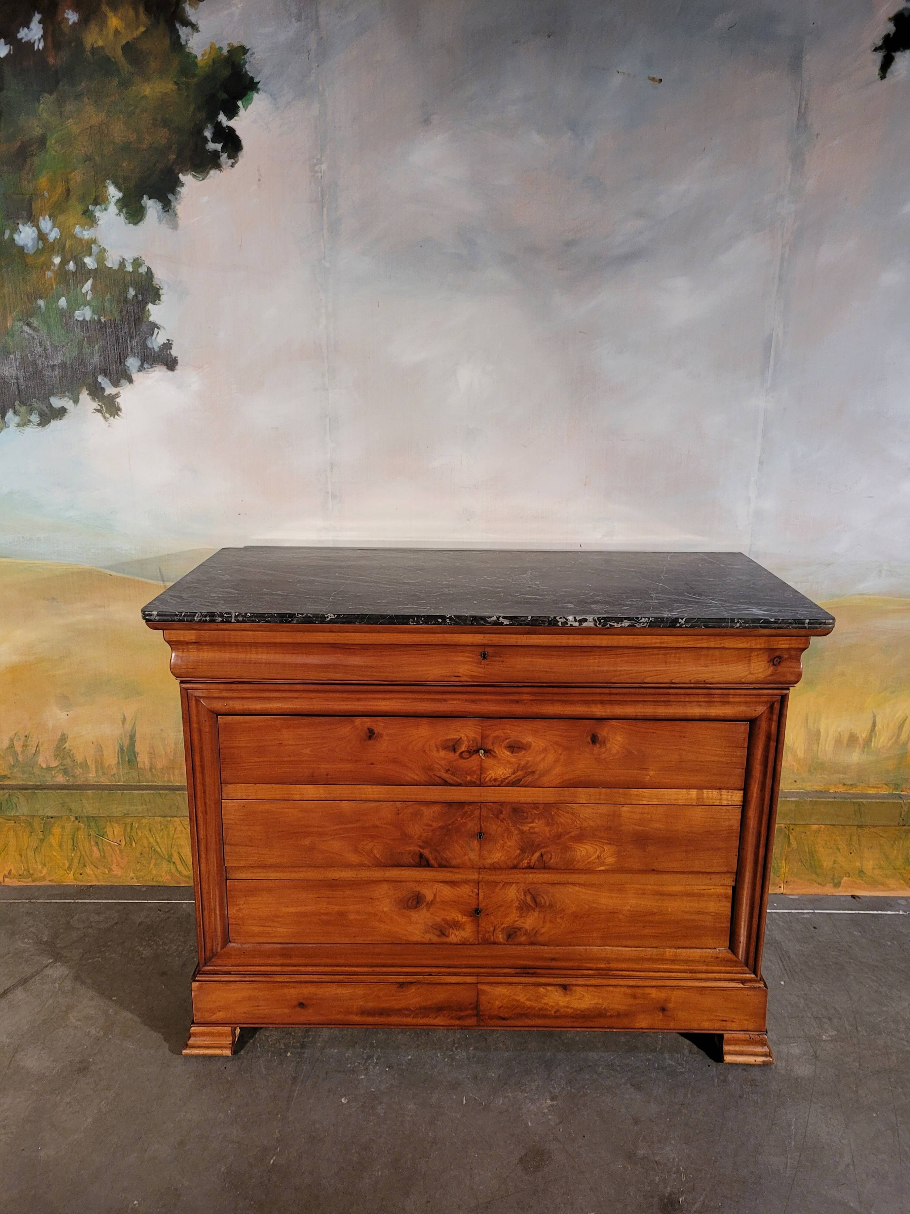 Commode époque Louis Philippe en merisier massif