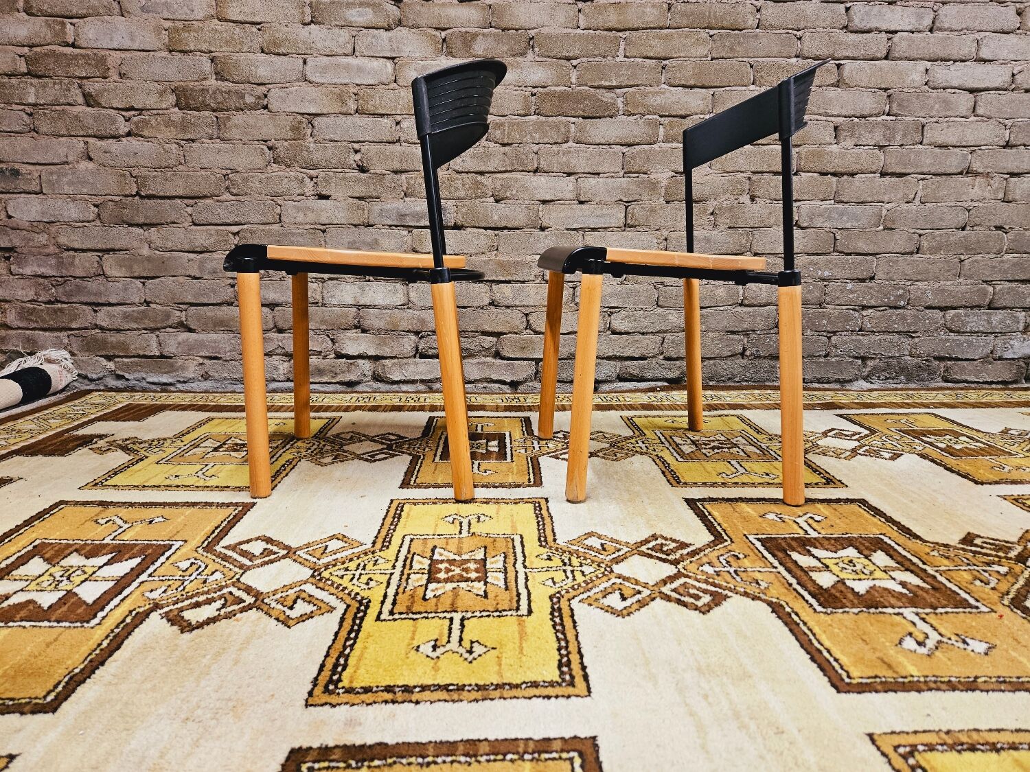 Paire de chaises années 80