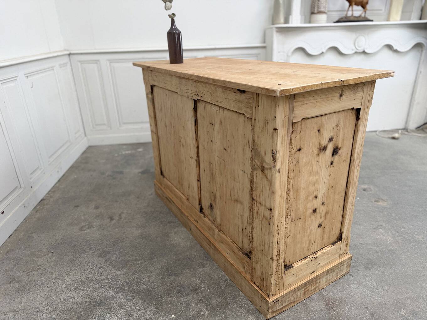 Trade cabinet with 18 drawers from 1900