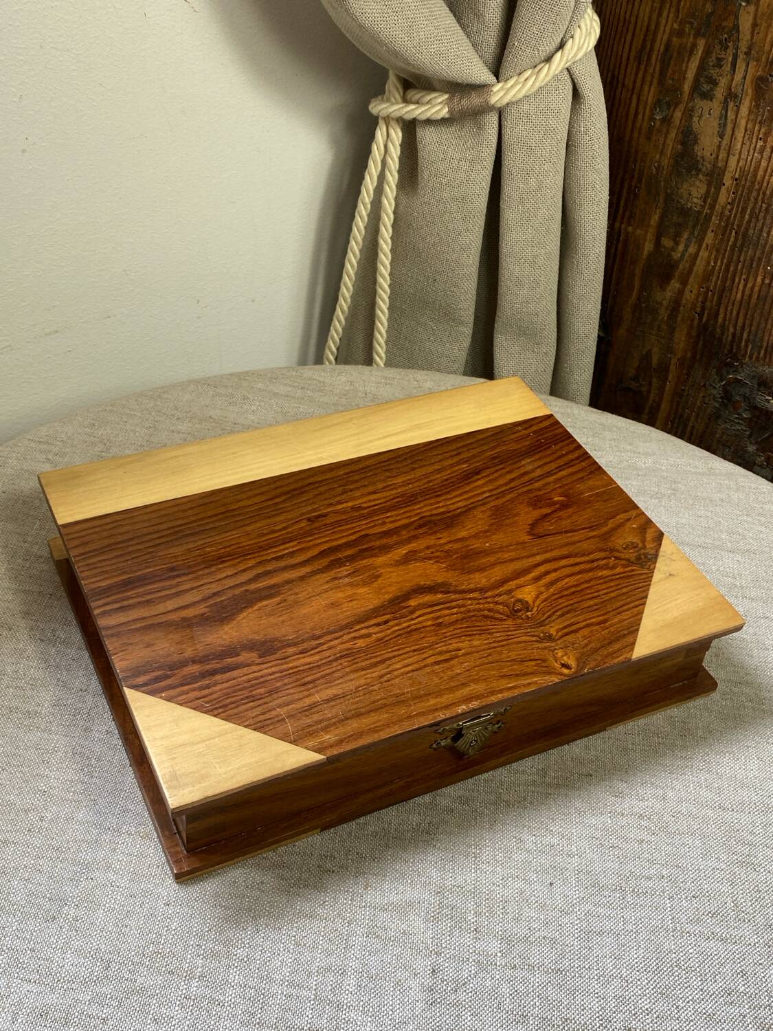 Wooden travel chess set, marquetry board