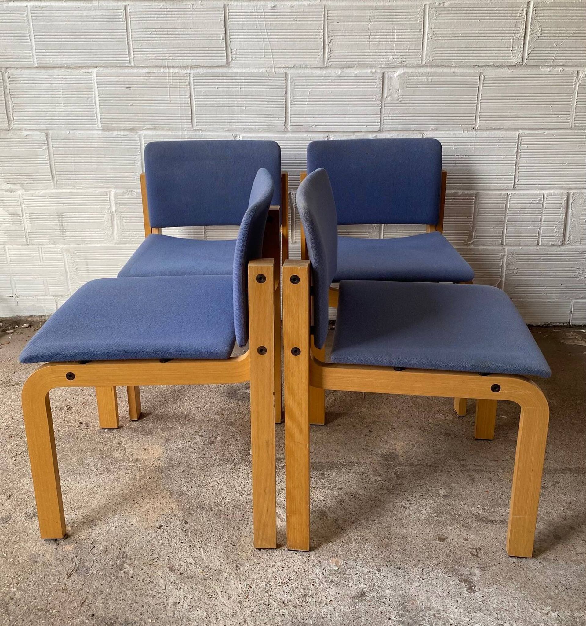 Suite 4 chaises scandinaves Fritz Hansen