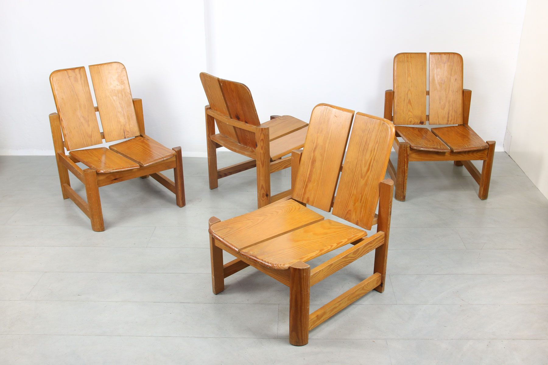 Vintage scandinavian pine lounge chair