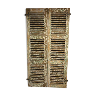 Pair of shutters