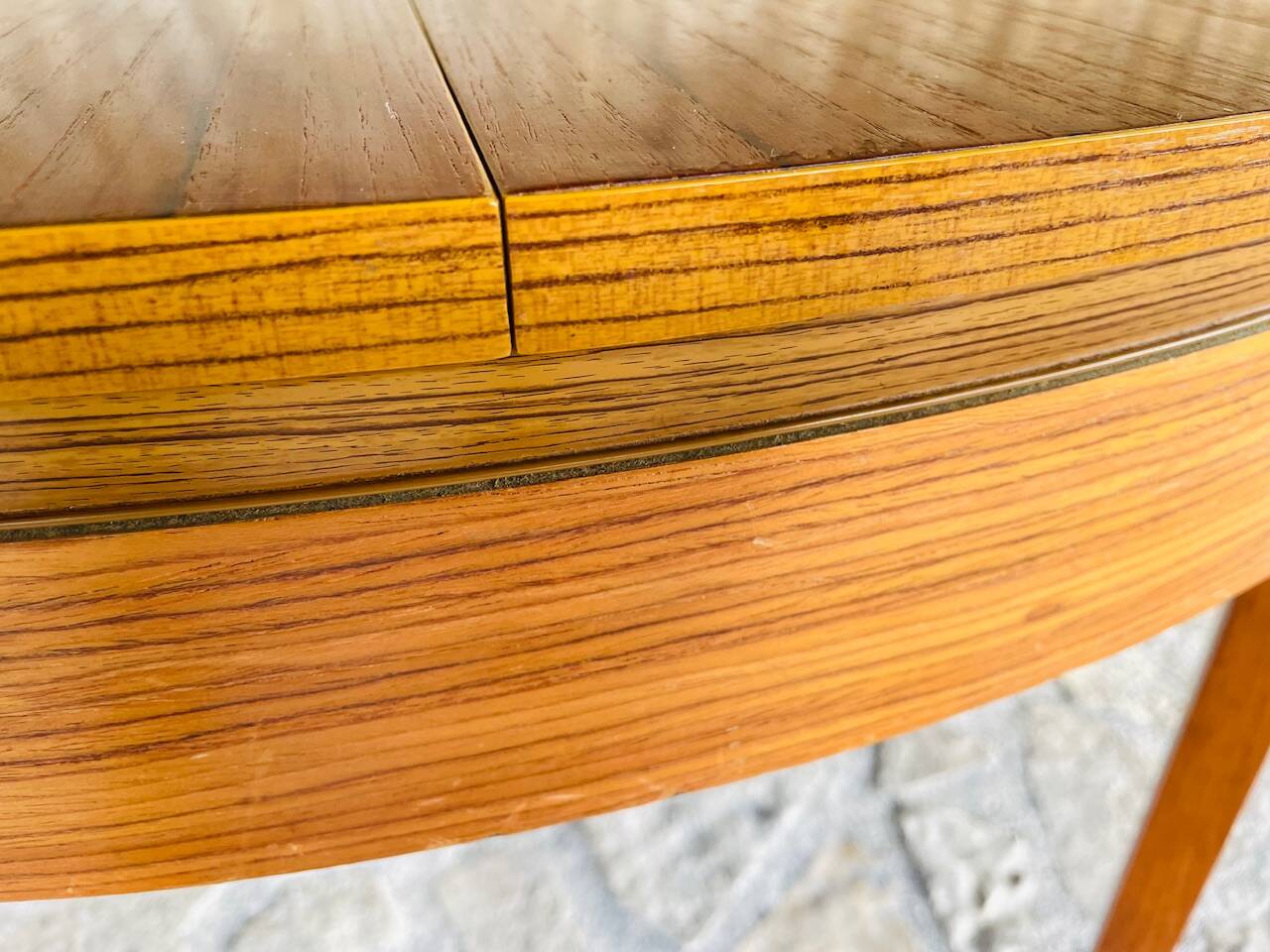 Extendable dining table in teak, butterfly extension by Van Pelt circa 1960.