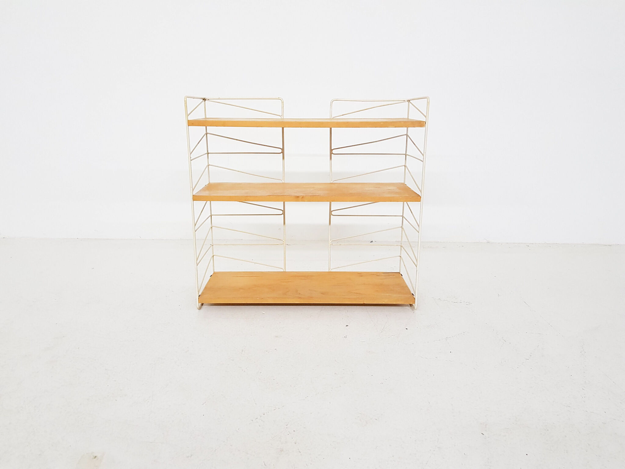 Étagère murale Nisse Strinning pour String en pin des années 60