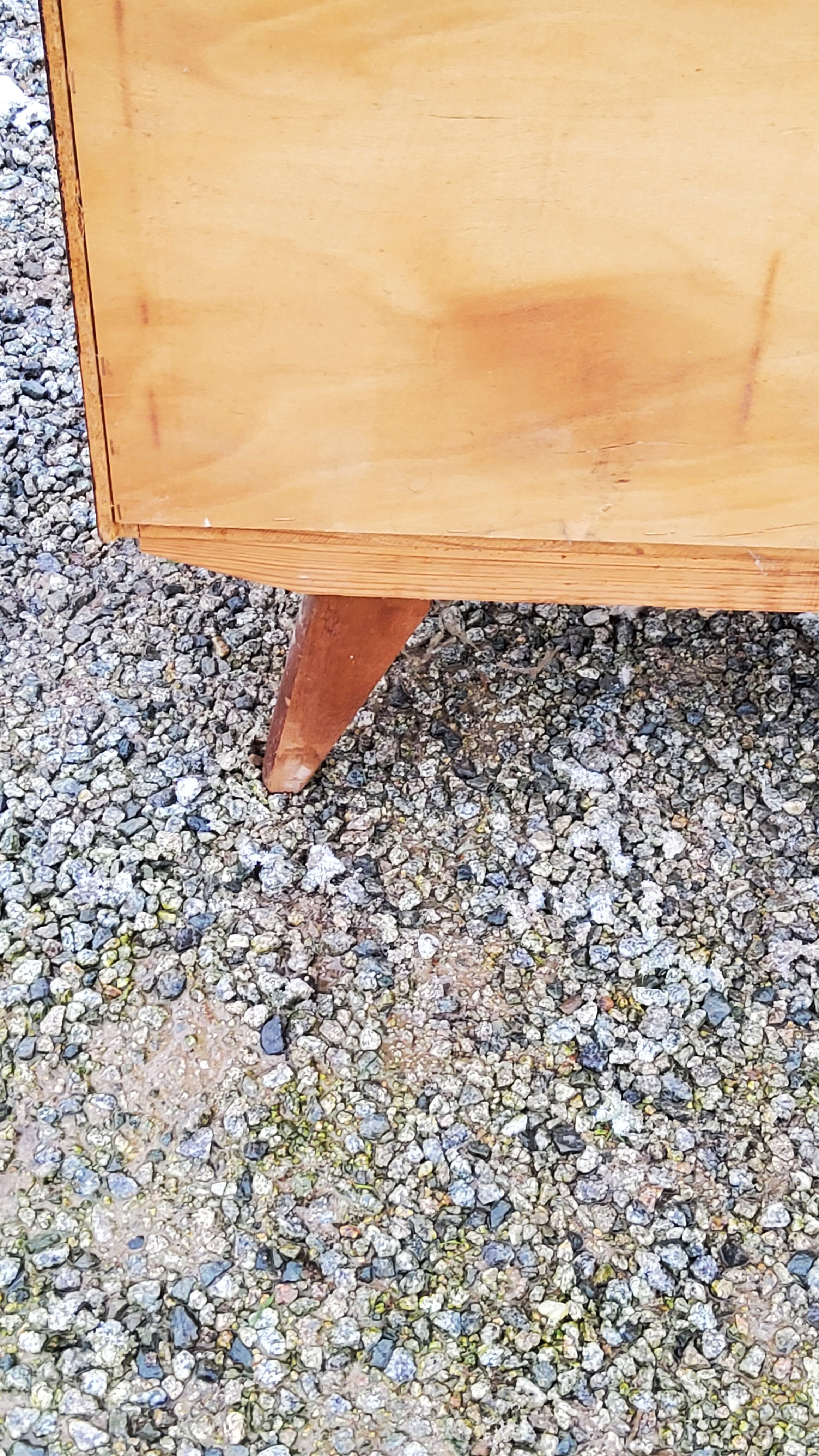 Vintage chest of drawers from the 50s 4 drawers feet compass and mahogany fins