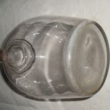 Carafe ancienne en verre à collerette