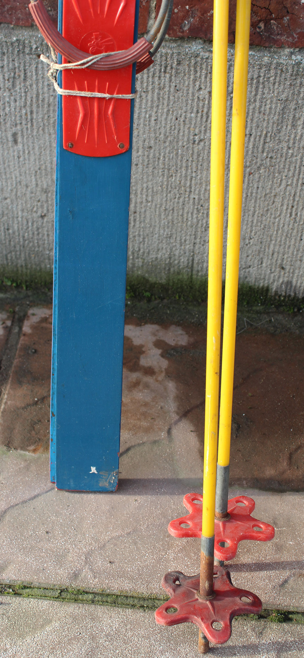 Retro pair of ski's child in blue wood 119 cm