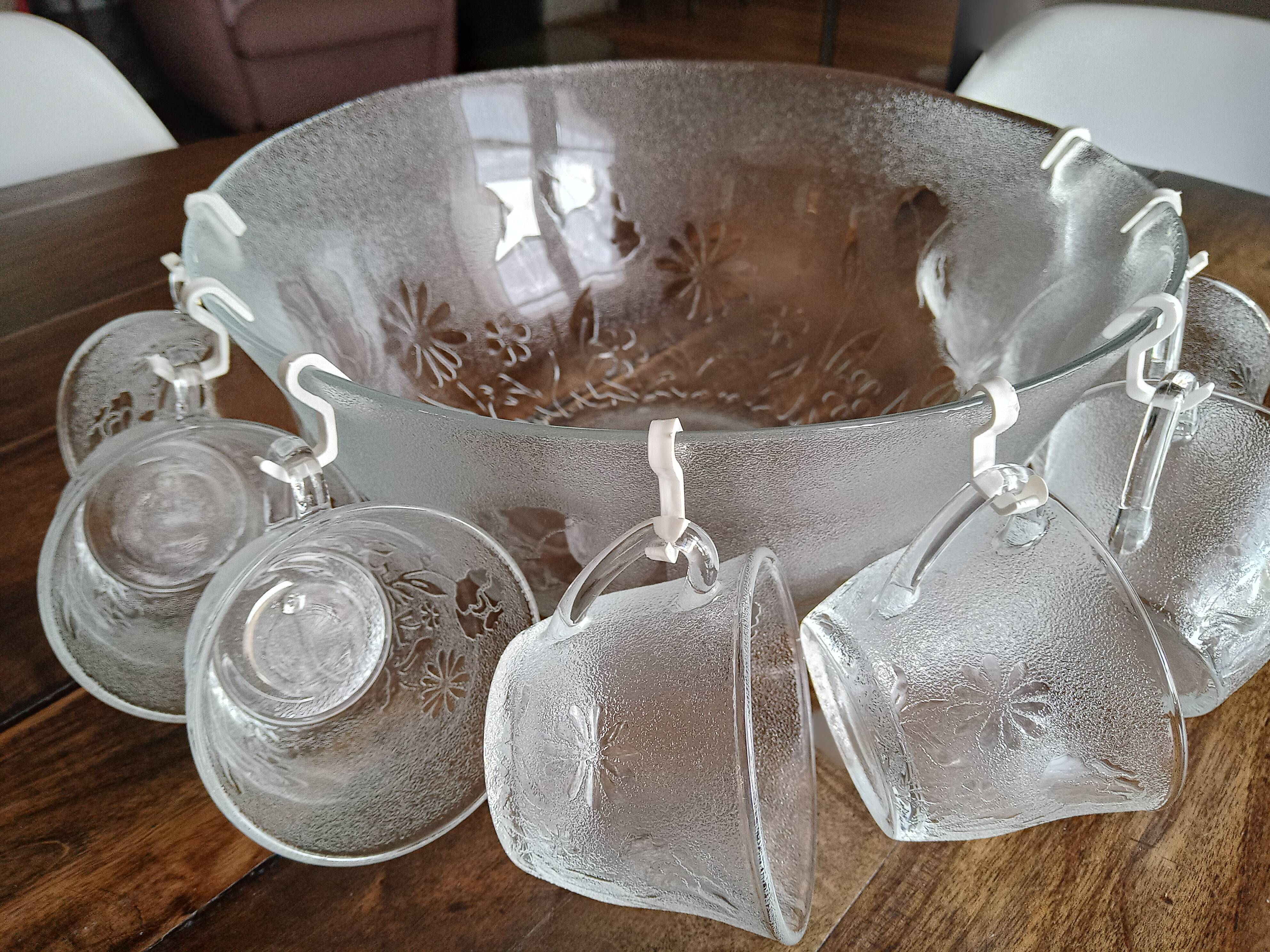 Service à punch vintage 18 pièces en verre opaque texturé décor floral