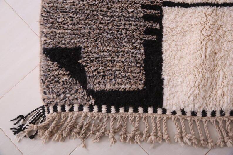 Handmade Berber wool rug from the Atlas, size 1.5/2.5 m.