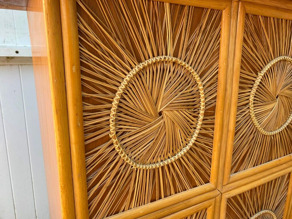 Wooden counter bar and rattan wicker decorations years 50/60