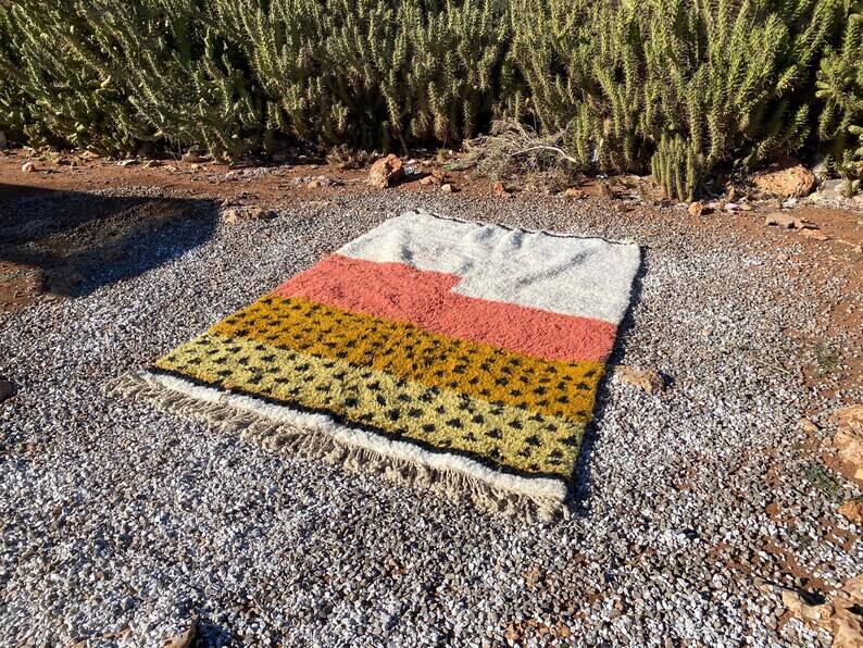 Moroccan Berber rug 250cm x 150cm