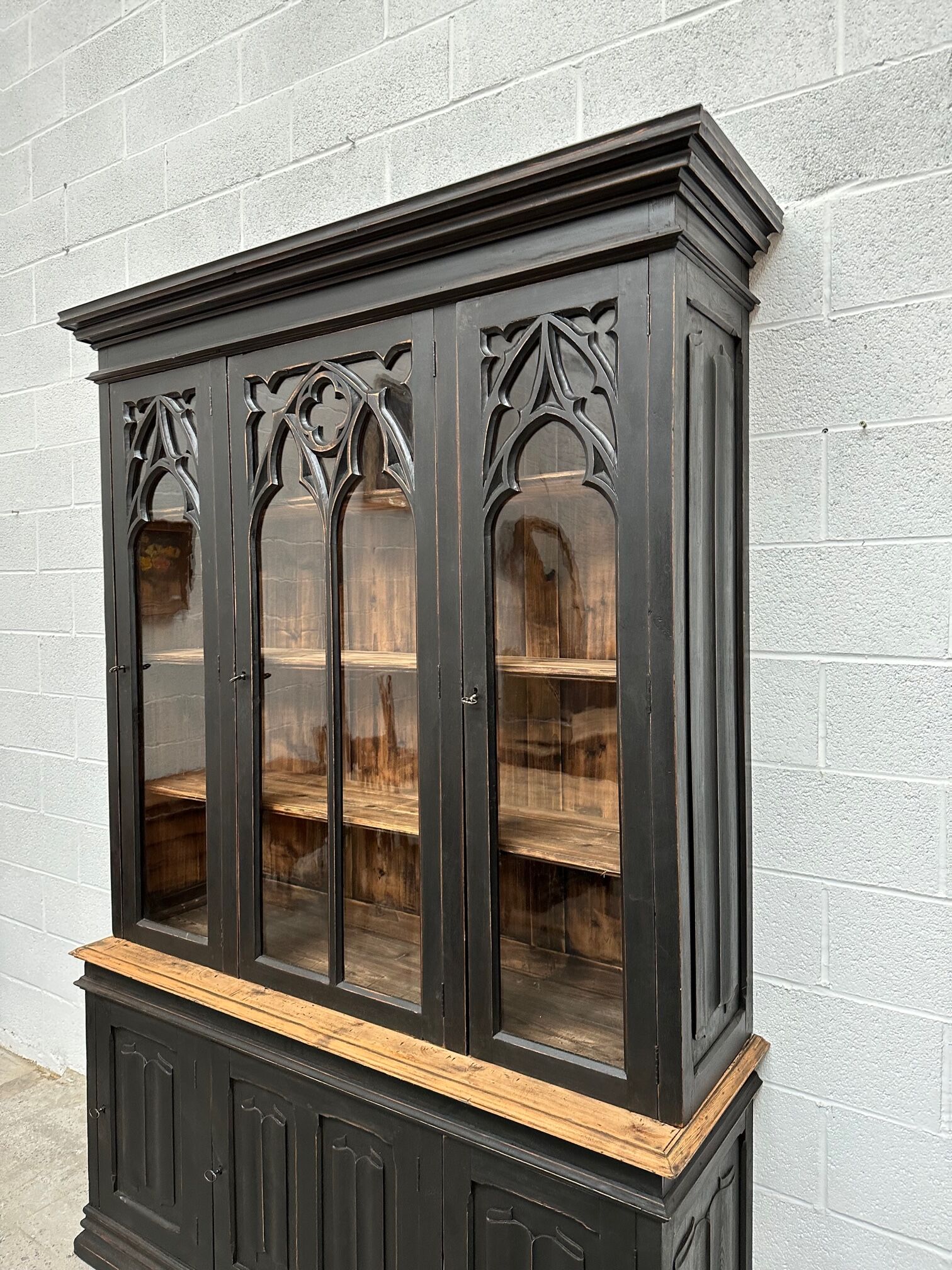 Early twentieth century oak bookcase