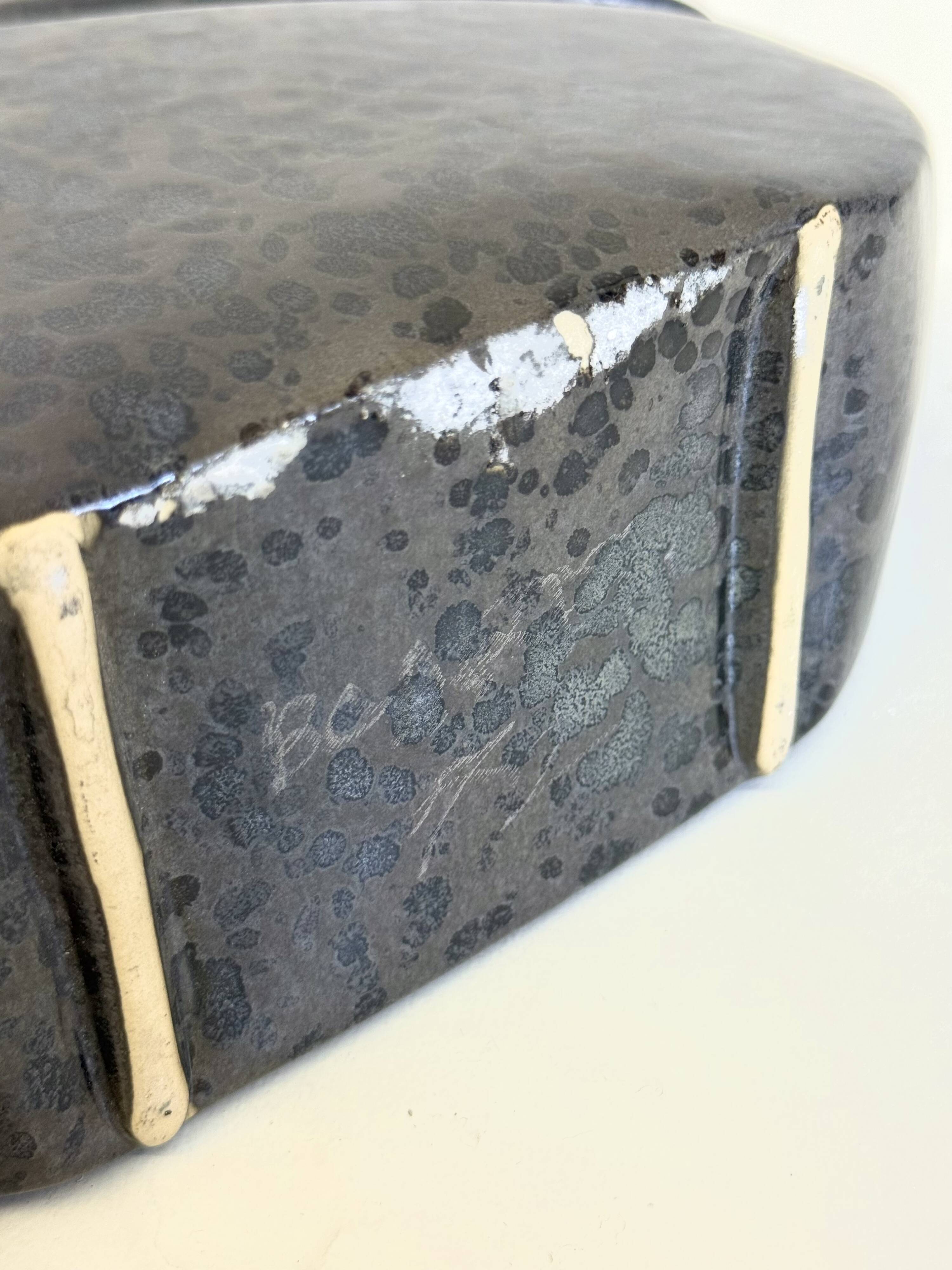 ceramic vase by Nereo Boaretto in dark gray