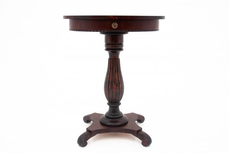 Antique thread table, Northern Europe, around 1860. After renovation.