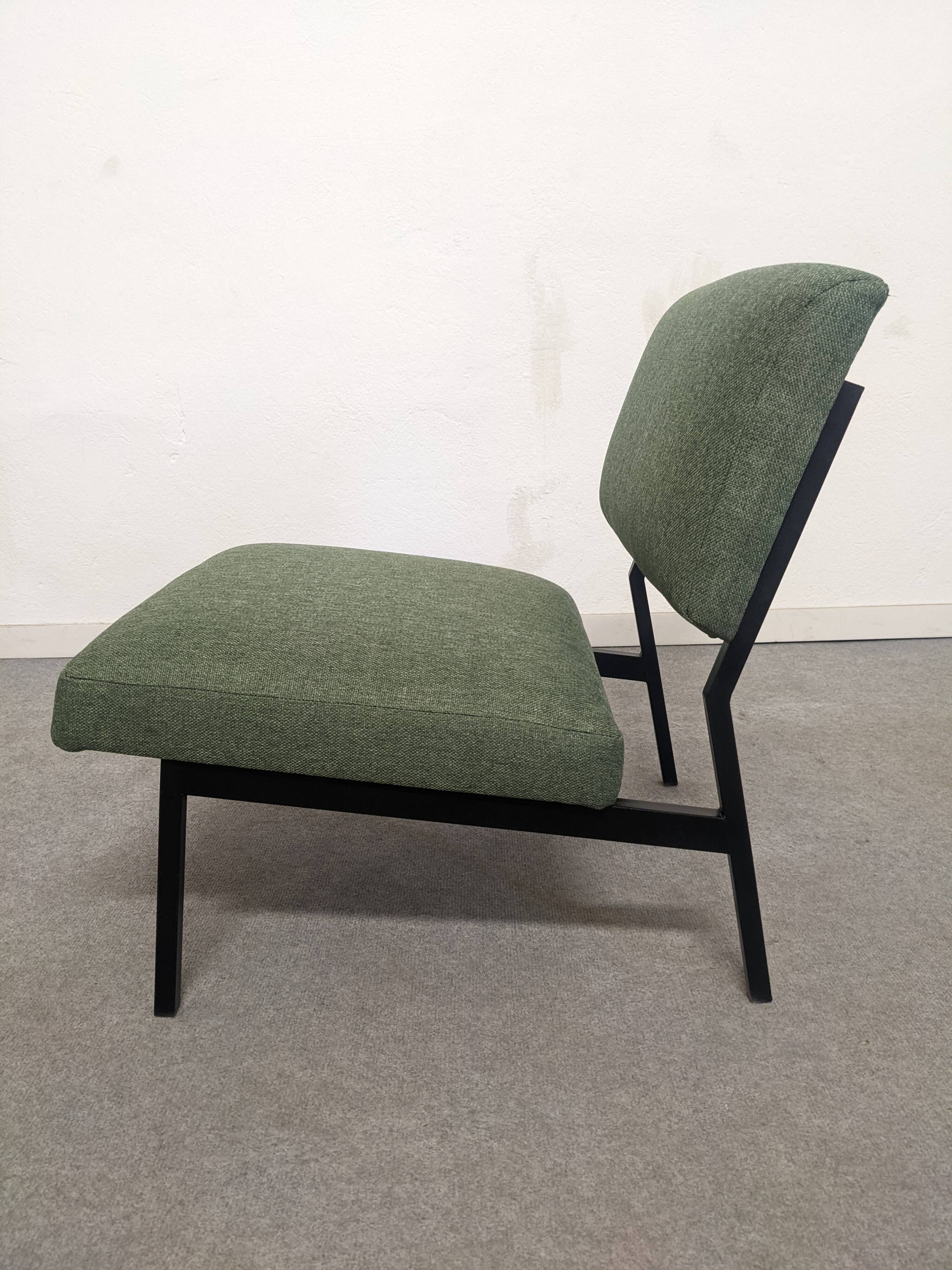 Modernist driver of the 50s/60s and her ottoman