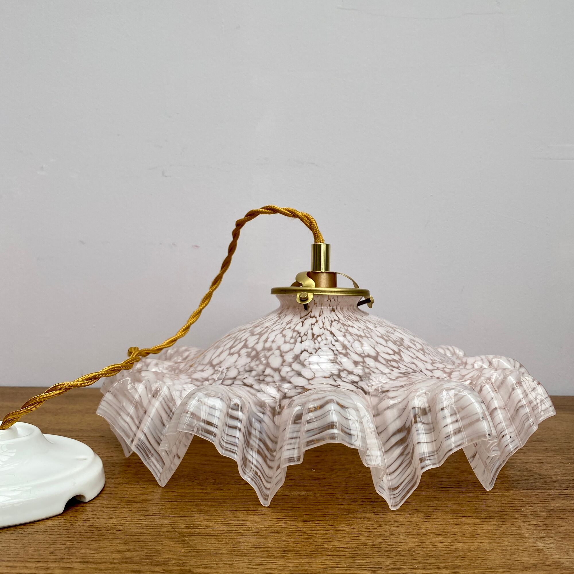 Vintage lampshade suspension in pale pink clichy glass