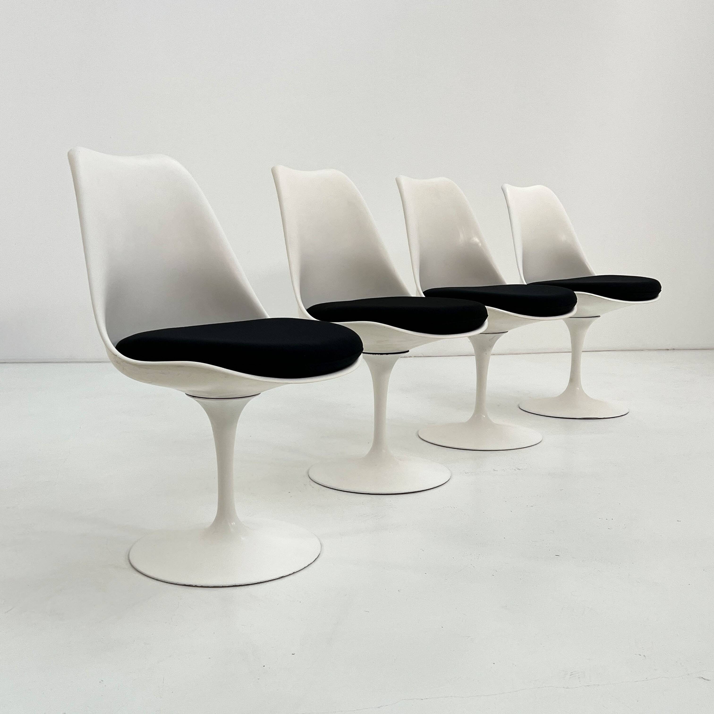 Set of 4 Tulip swivel chairs by Eero Saarinen for Knoll, 1960