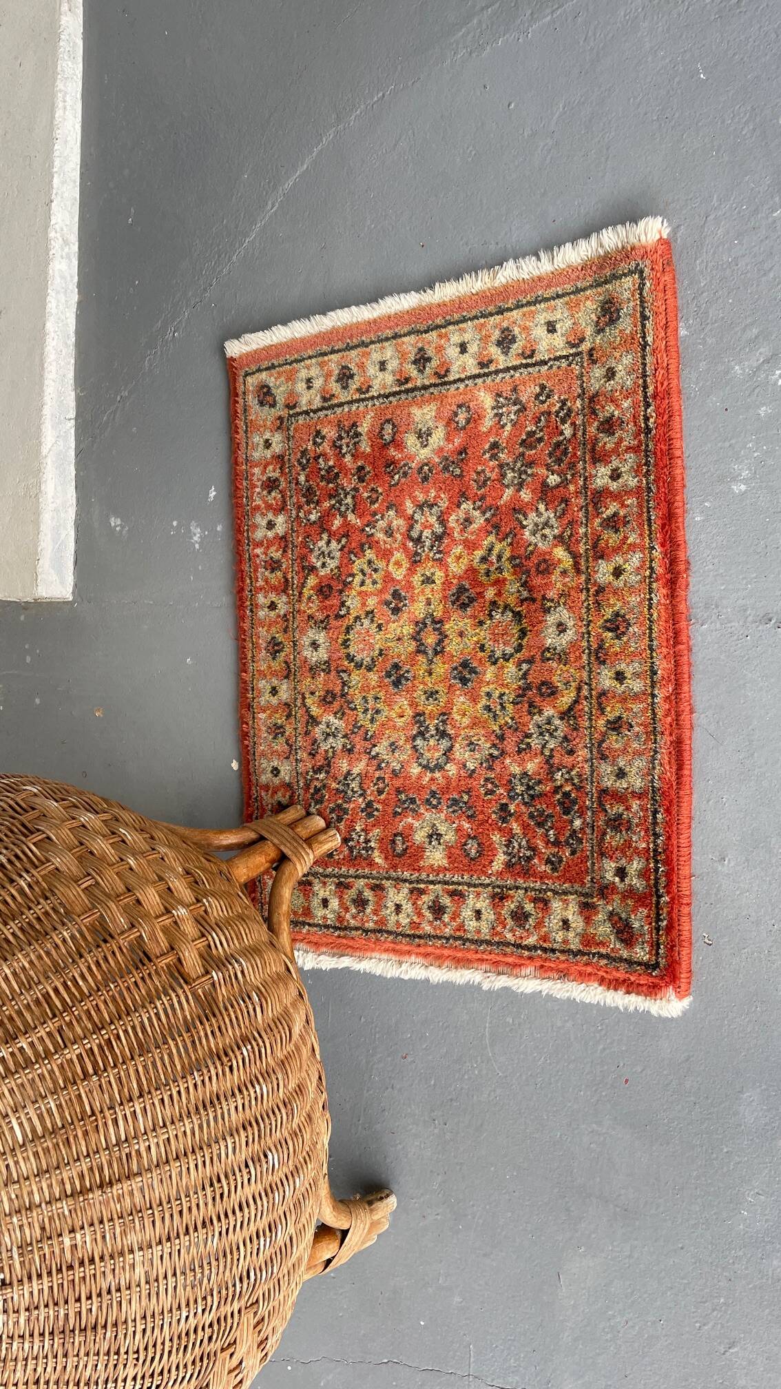 VINTAGE RUG Made in Belgium