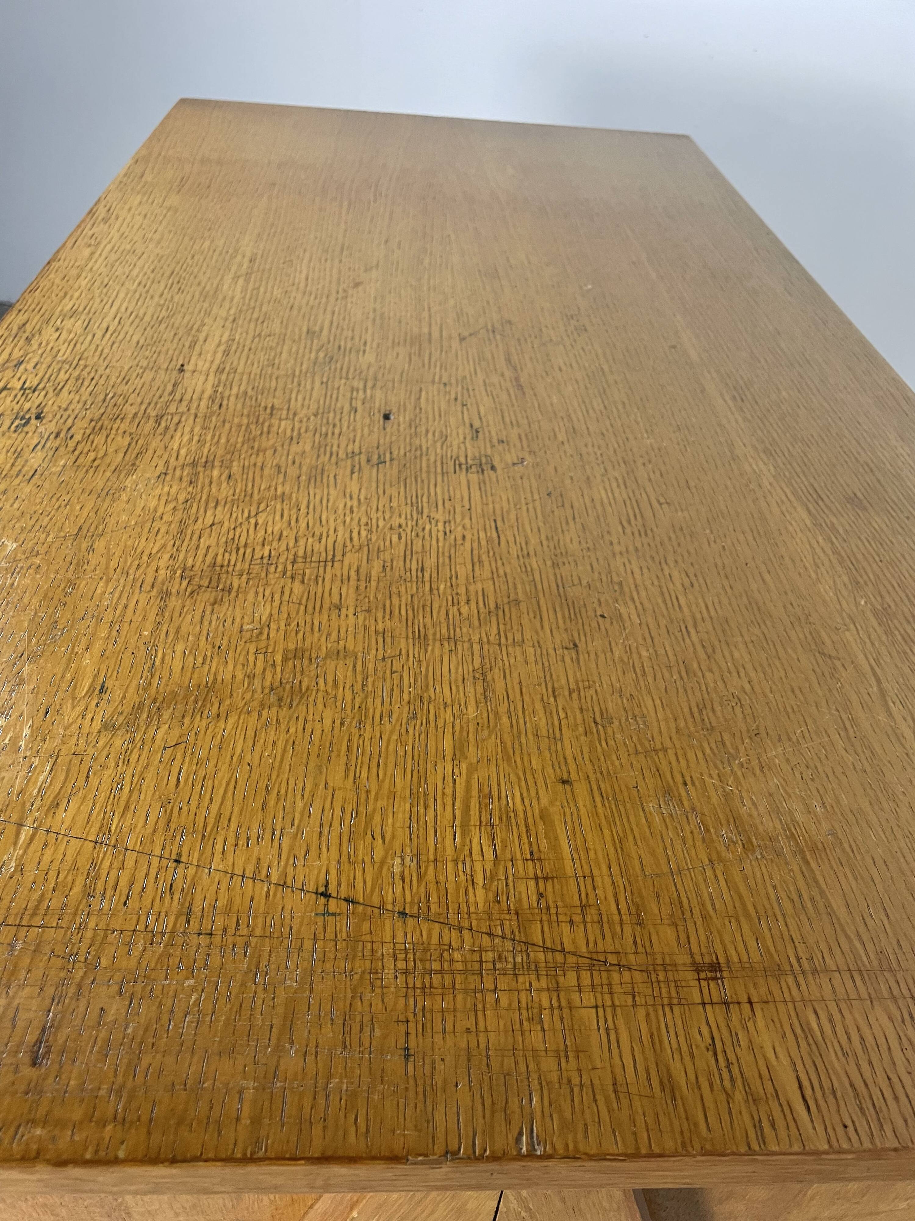 Desk feet compass in oak, 1950