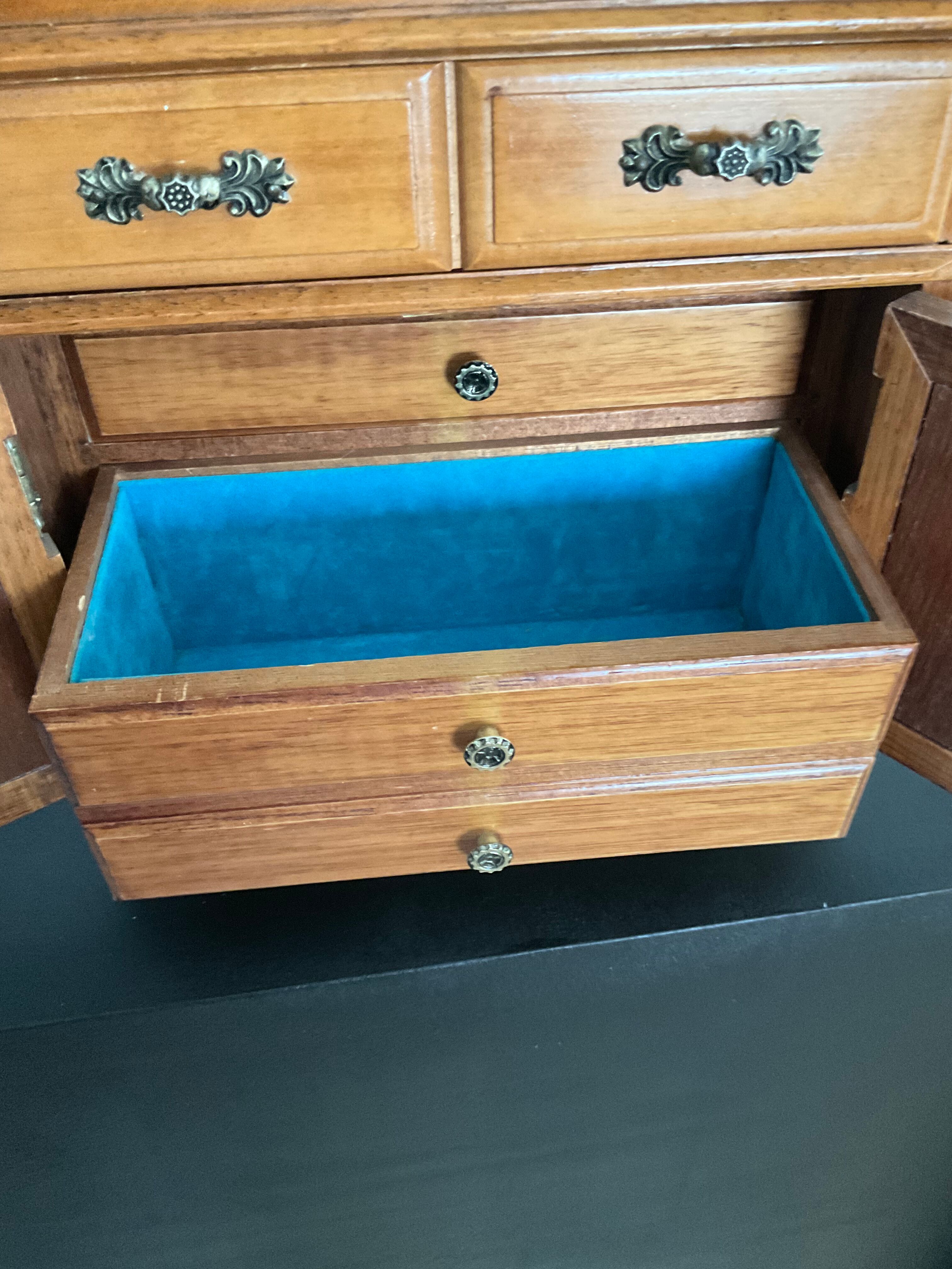 Vintage wooden jewelry box