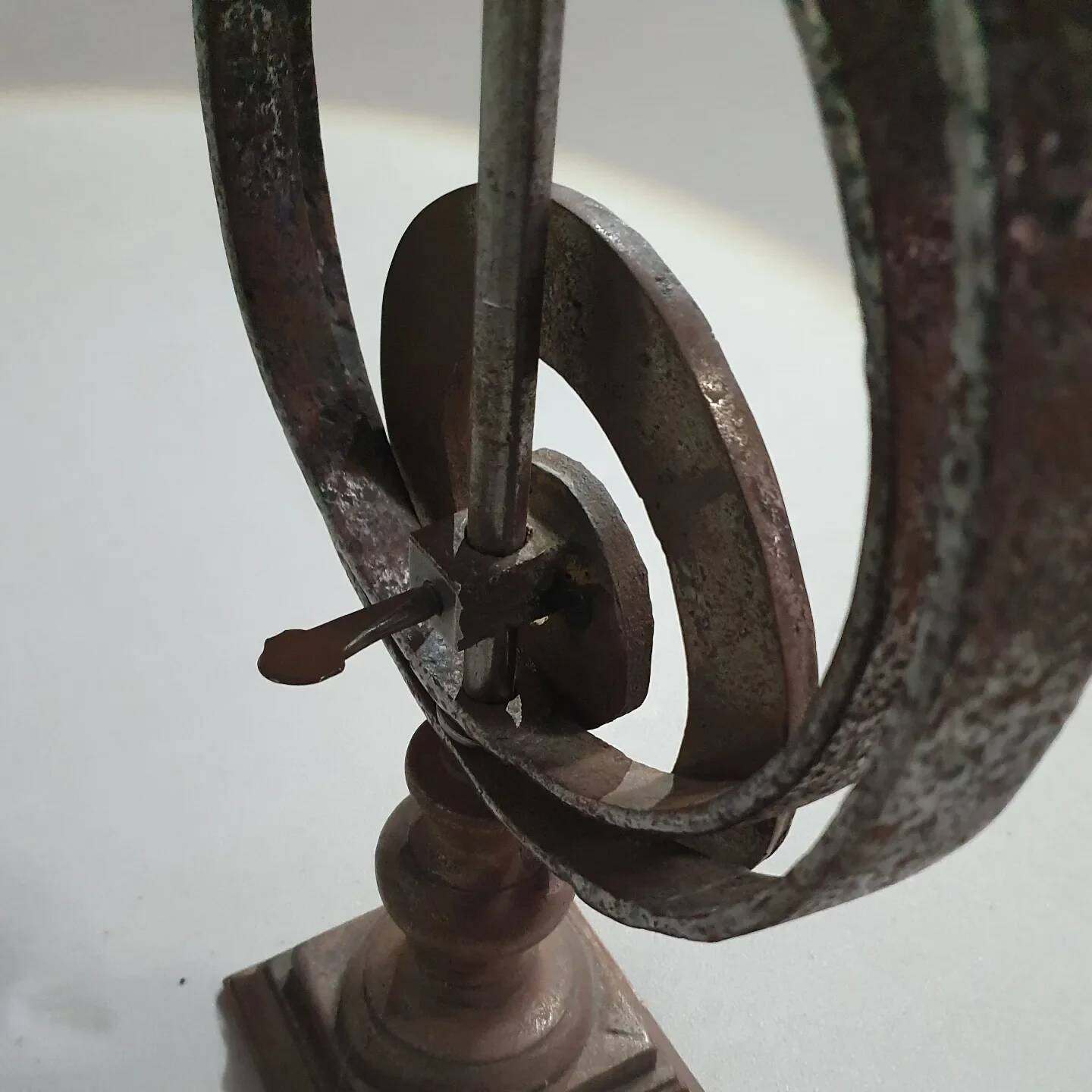 Lampe brutaliste