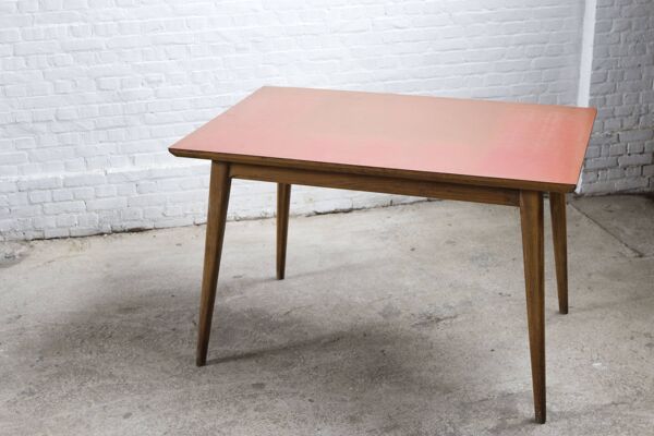 Table de salle à manger en hêtre des années 50 avec plateau en formica rouge