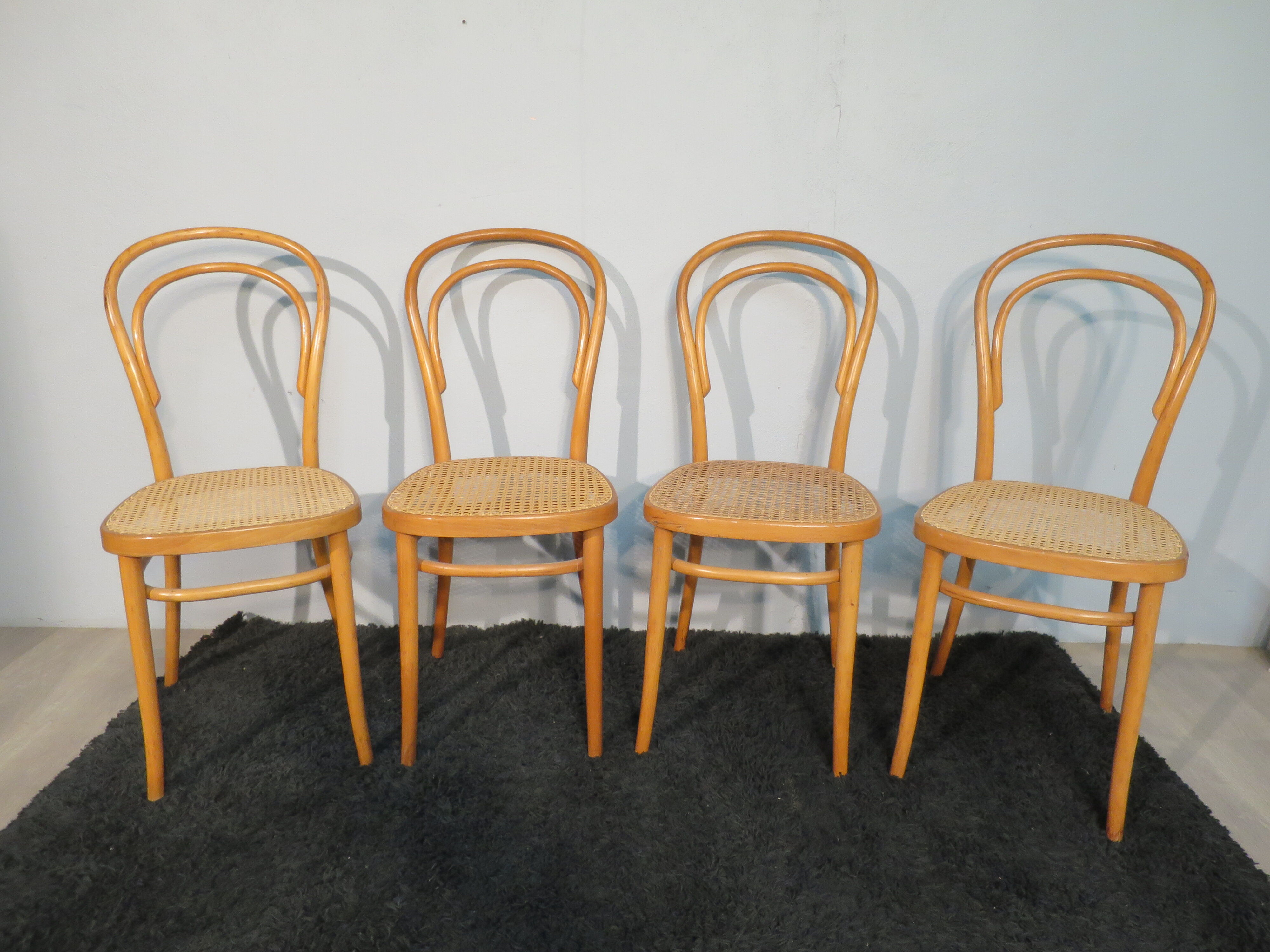 Set de 4 chaises cannées hêtre courbé