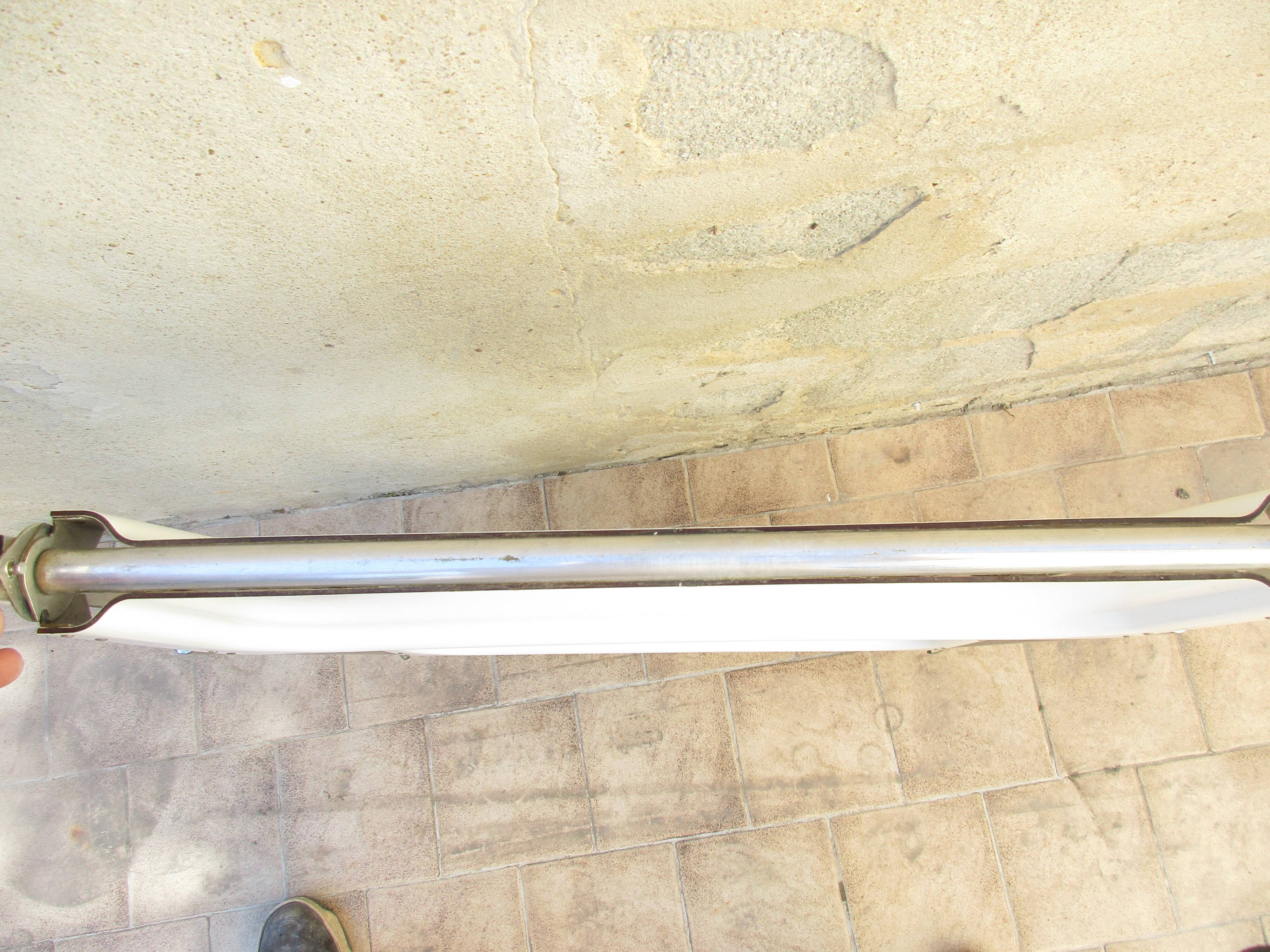 Roller folding extra table