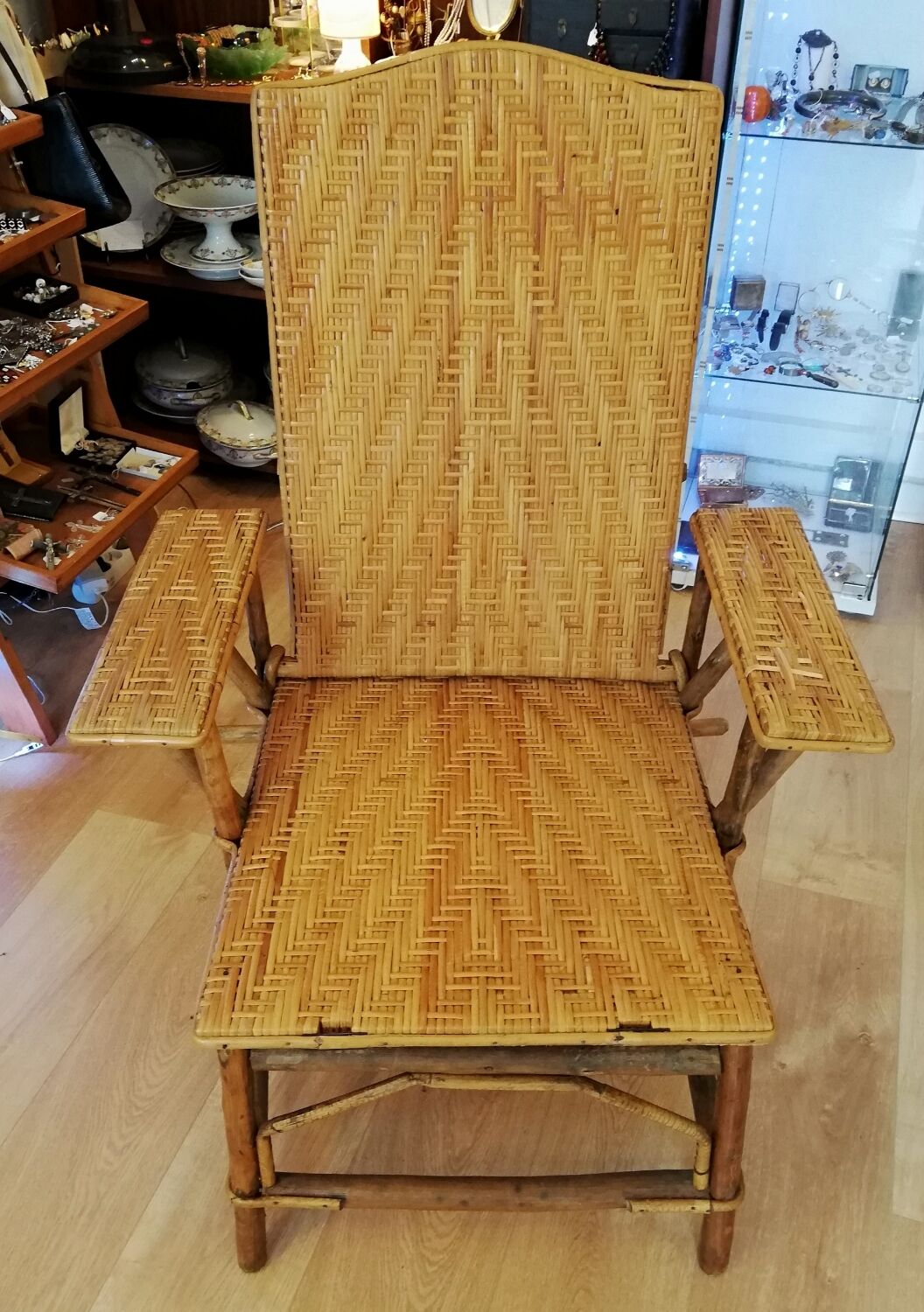 Rattan lounge chair 1920