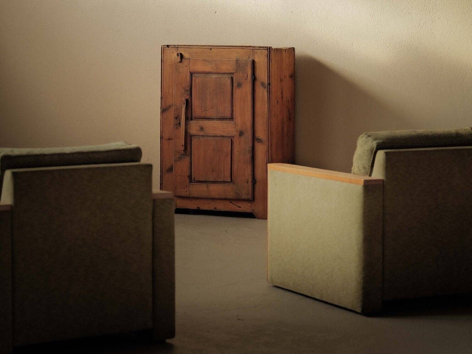 Alpine furniture in solid larch – Folk art – Savoy, 19th century