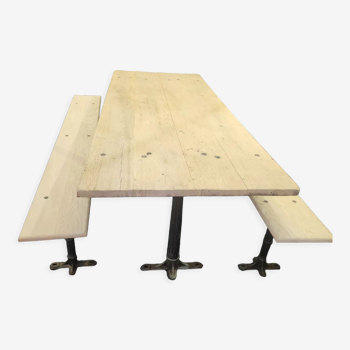 Ensemble table et bancs bois et fonte