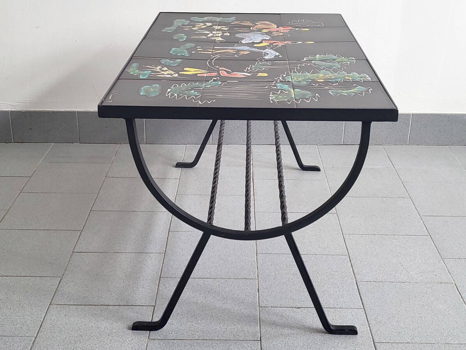 Vintage 1950 coffee table side table ceramic & metal hunting