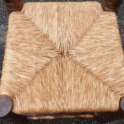 4 chaises brutalistes en bois tourné et paille