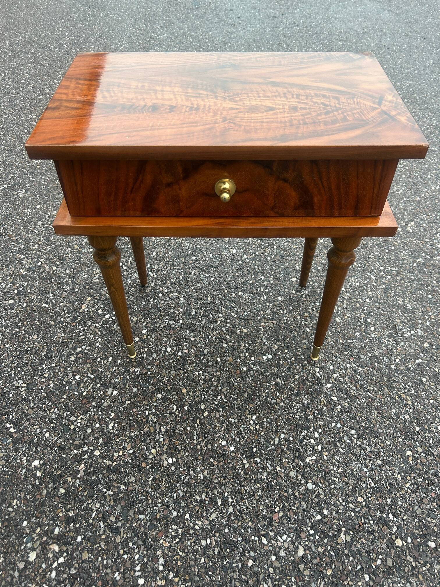 Paire de tables de chevets 1950