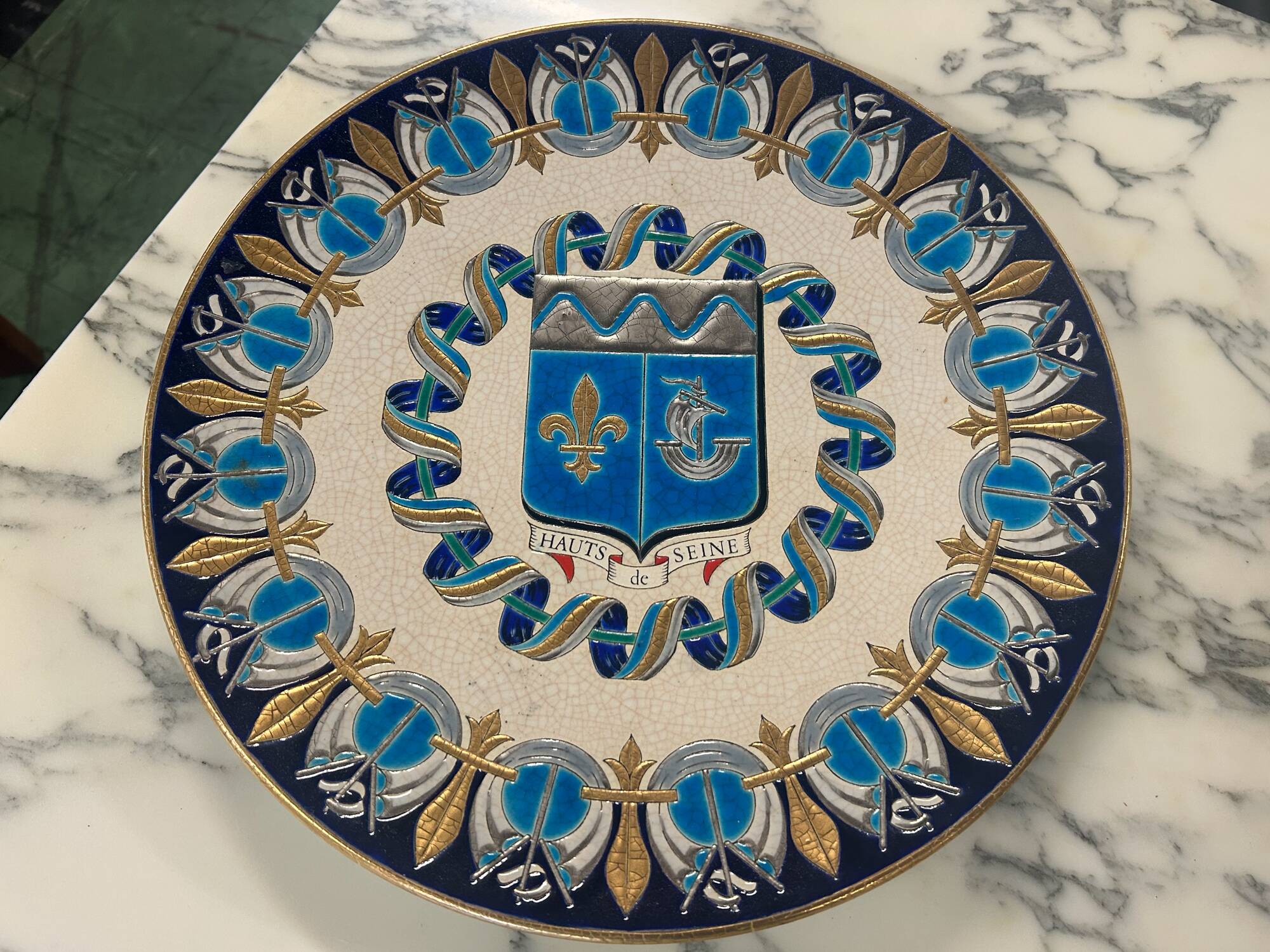 Plat Emaux de Longwy numéroté 1980