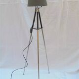 Tripod lamp