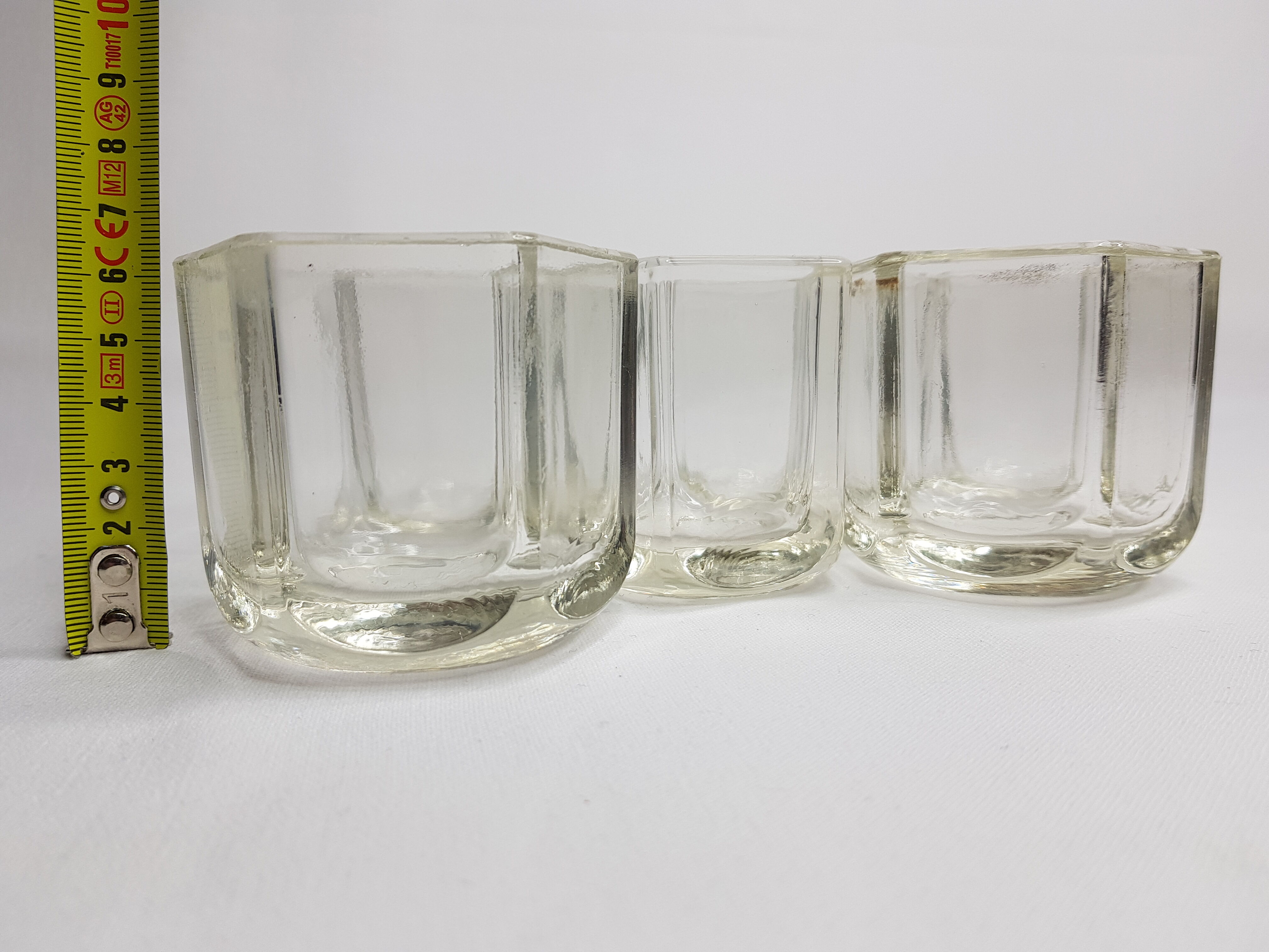Lot de six pots en verre moulé Pyrex "Yalacta"