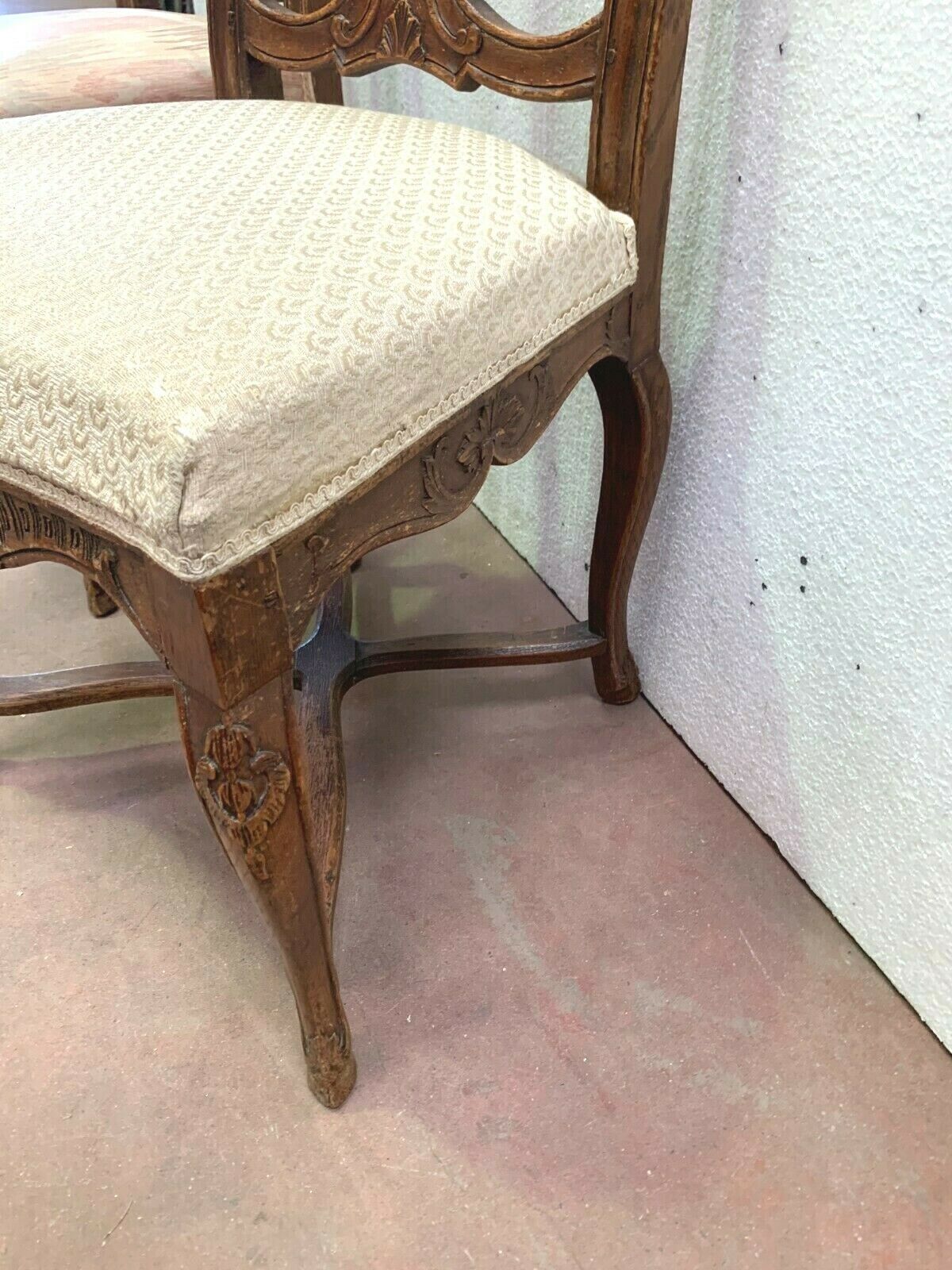 Pair of Regency style chairs in natural wood XIX century