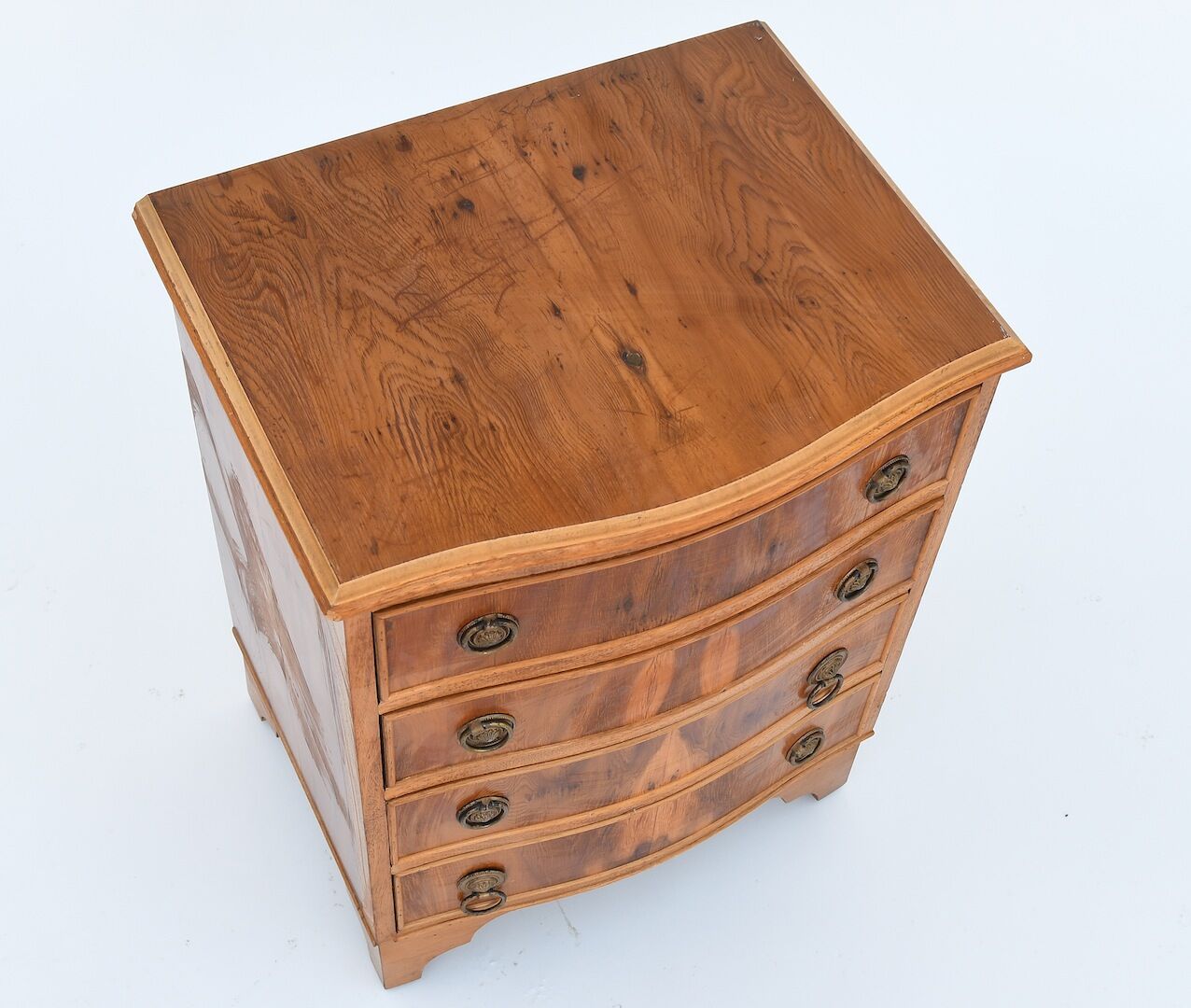 English-style dresser