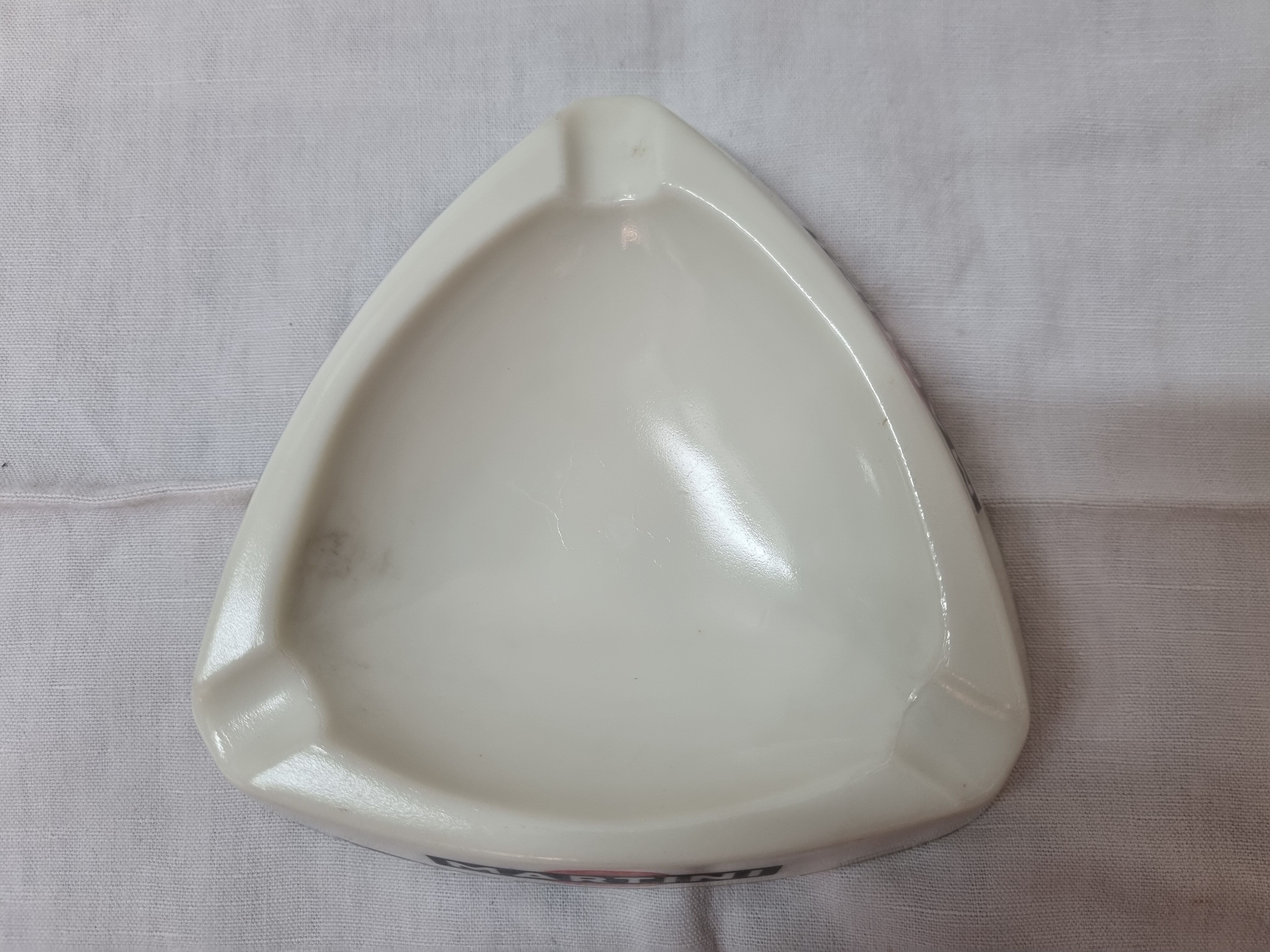 Cendrier triangulaire verre Martini