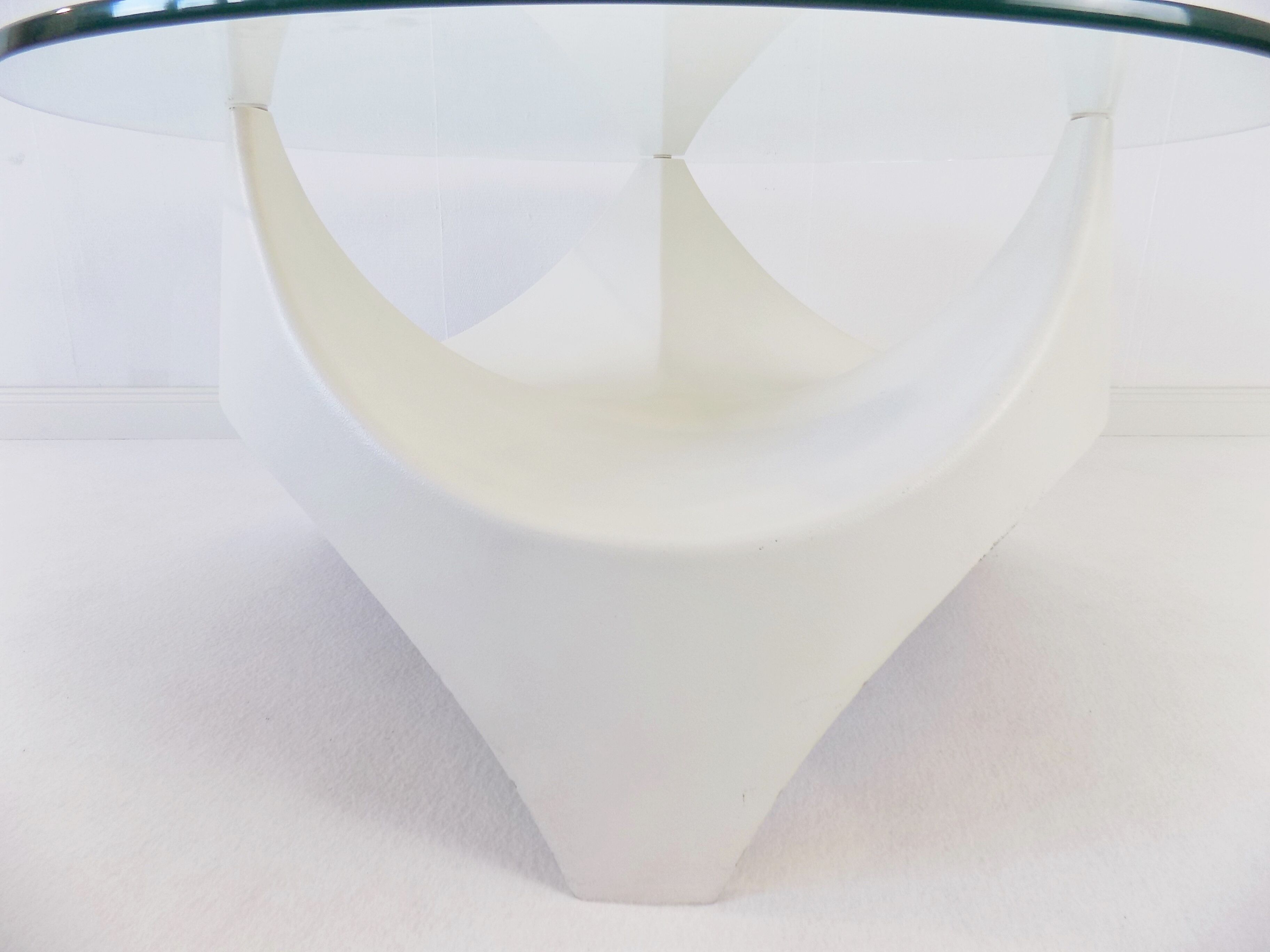 Table en verre opale années 1960