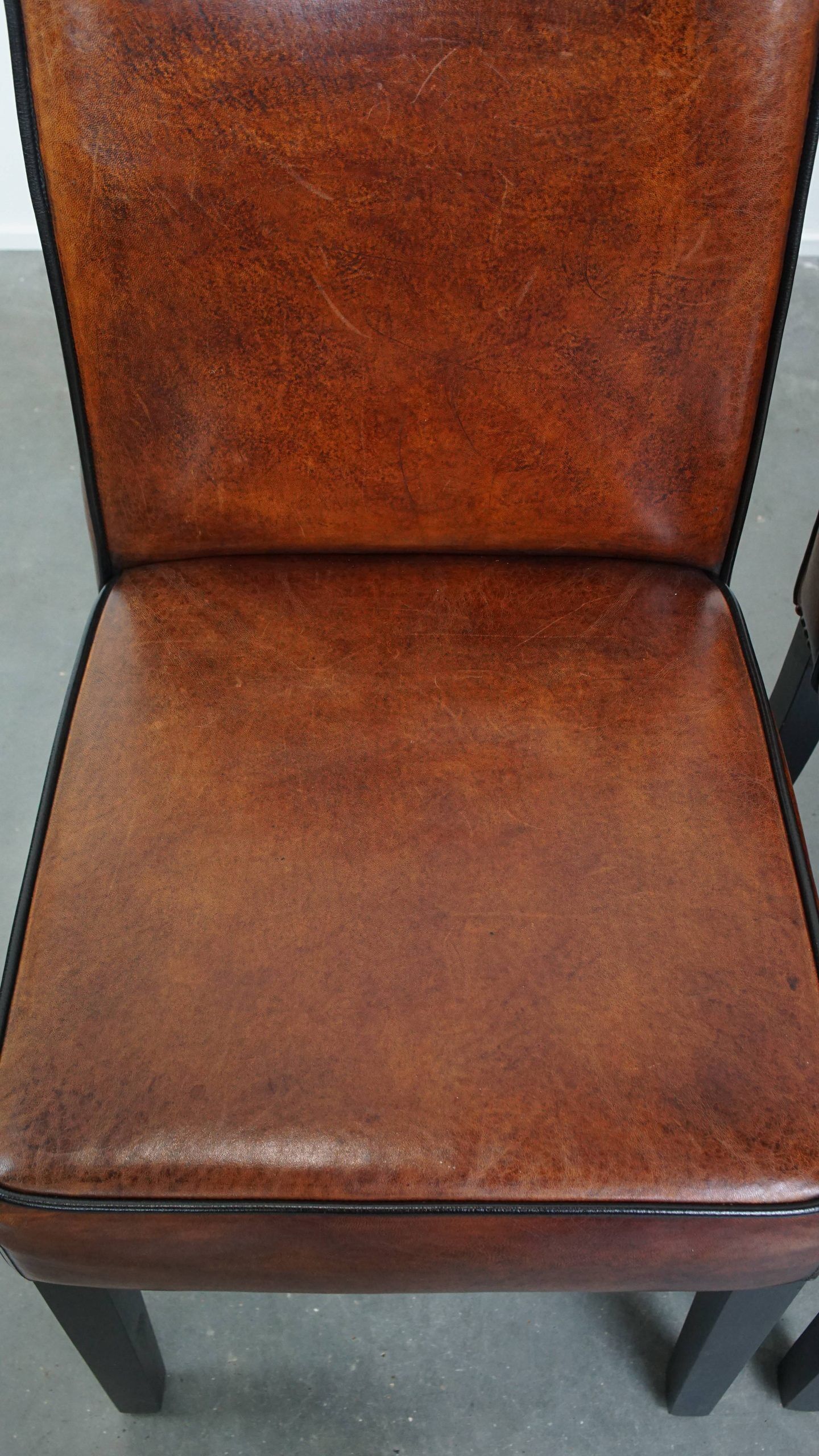 Luxury set of 4 comfortable dining chairs made of sheepskin leather