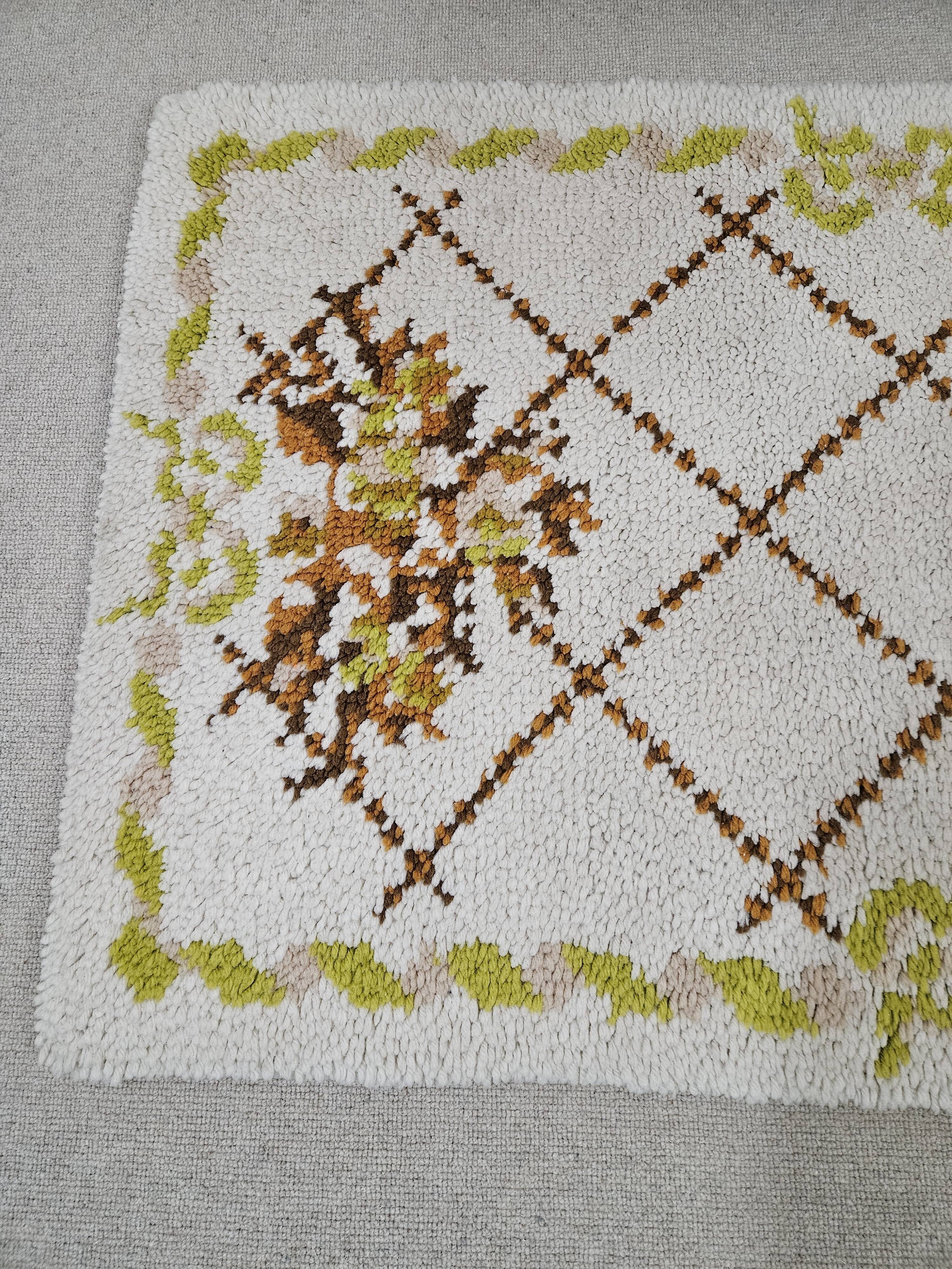 Vintage rug from the 70s