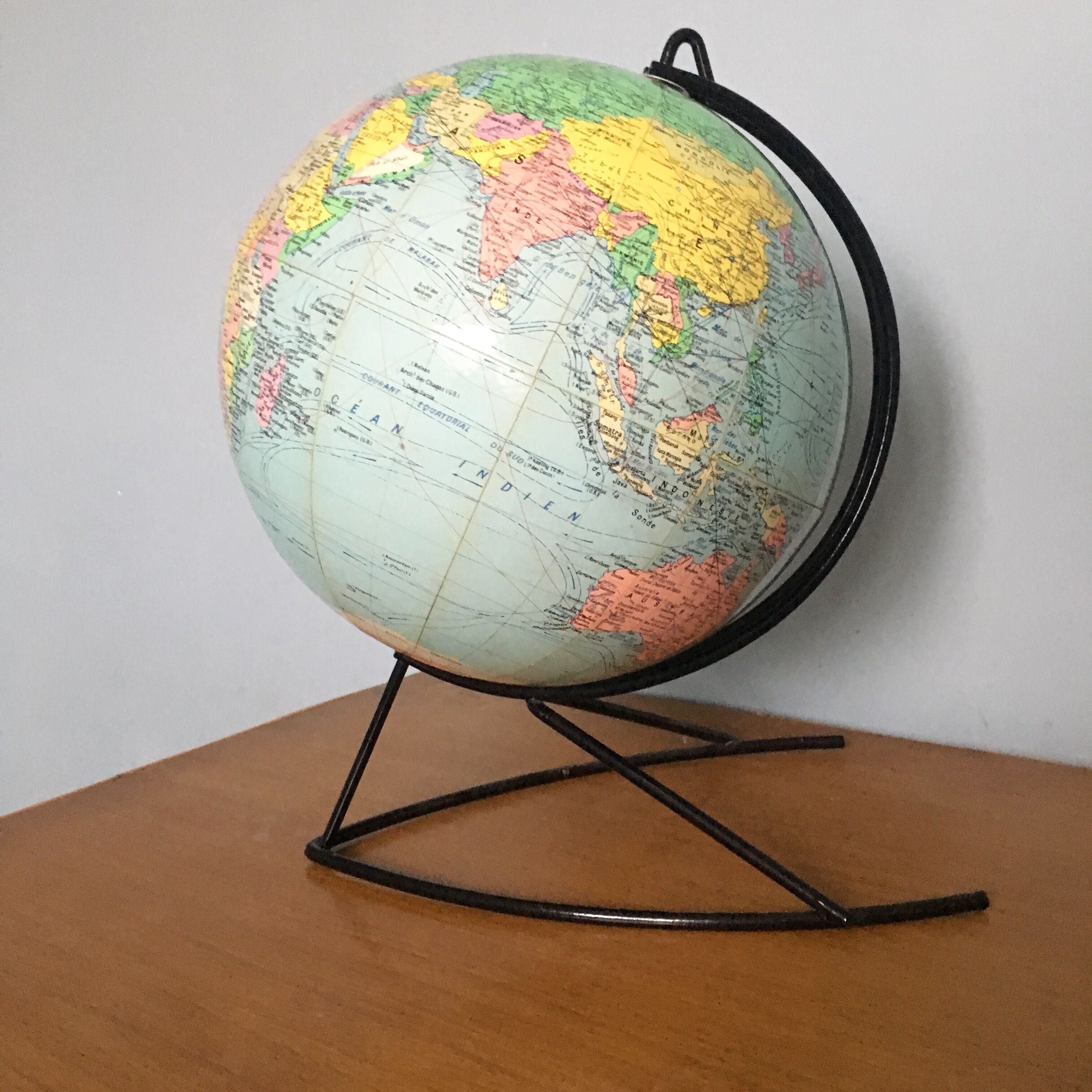 Ancient globe Girad and Barrier