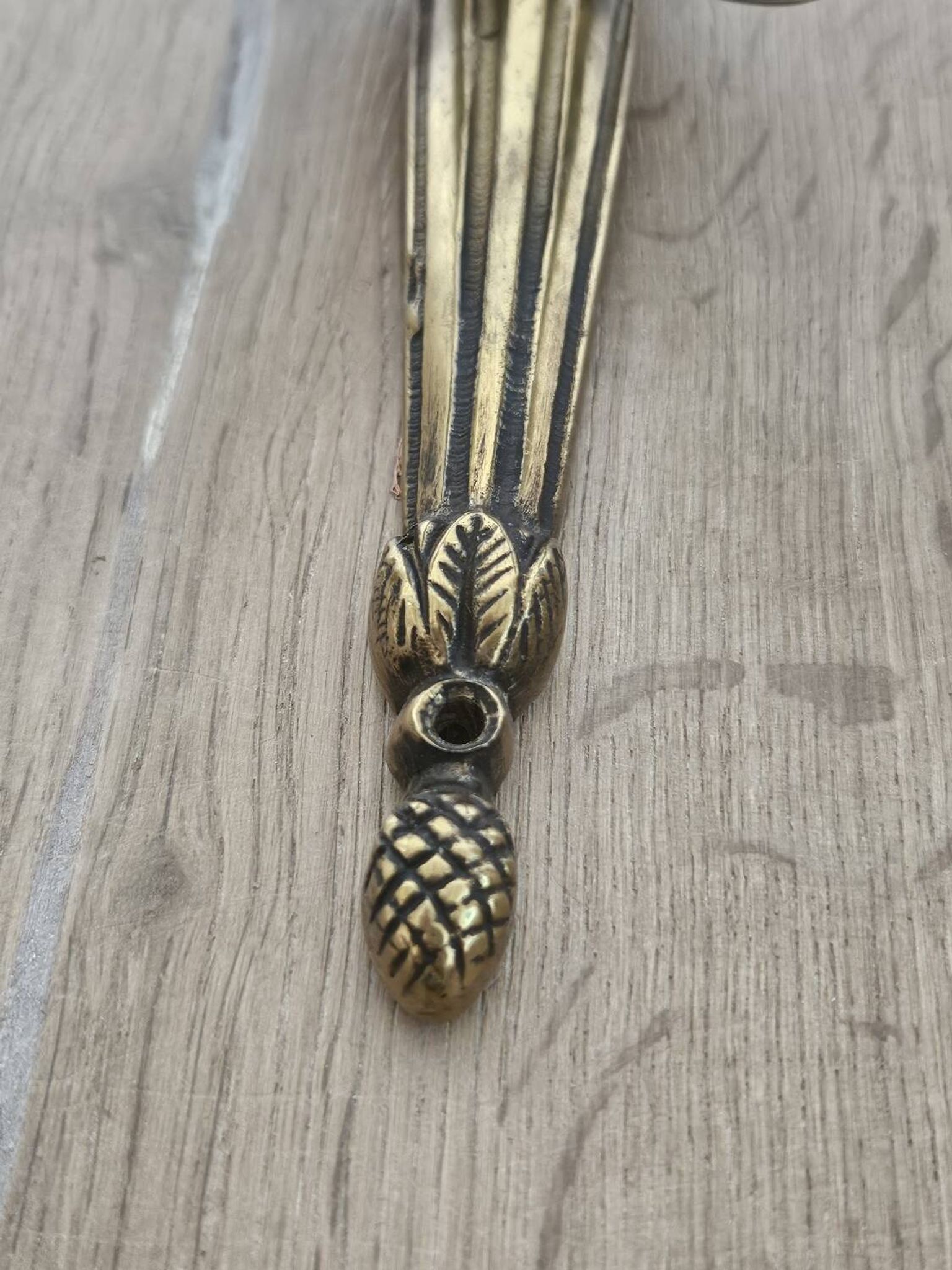 Rocaille style bronze wall lamp