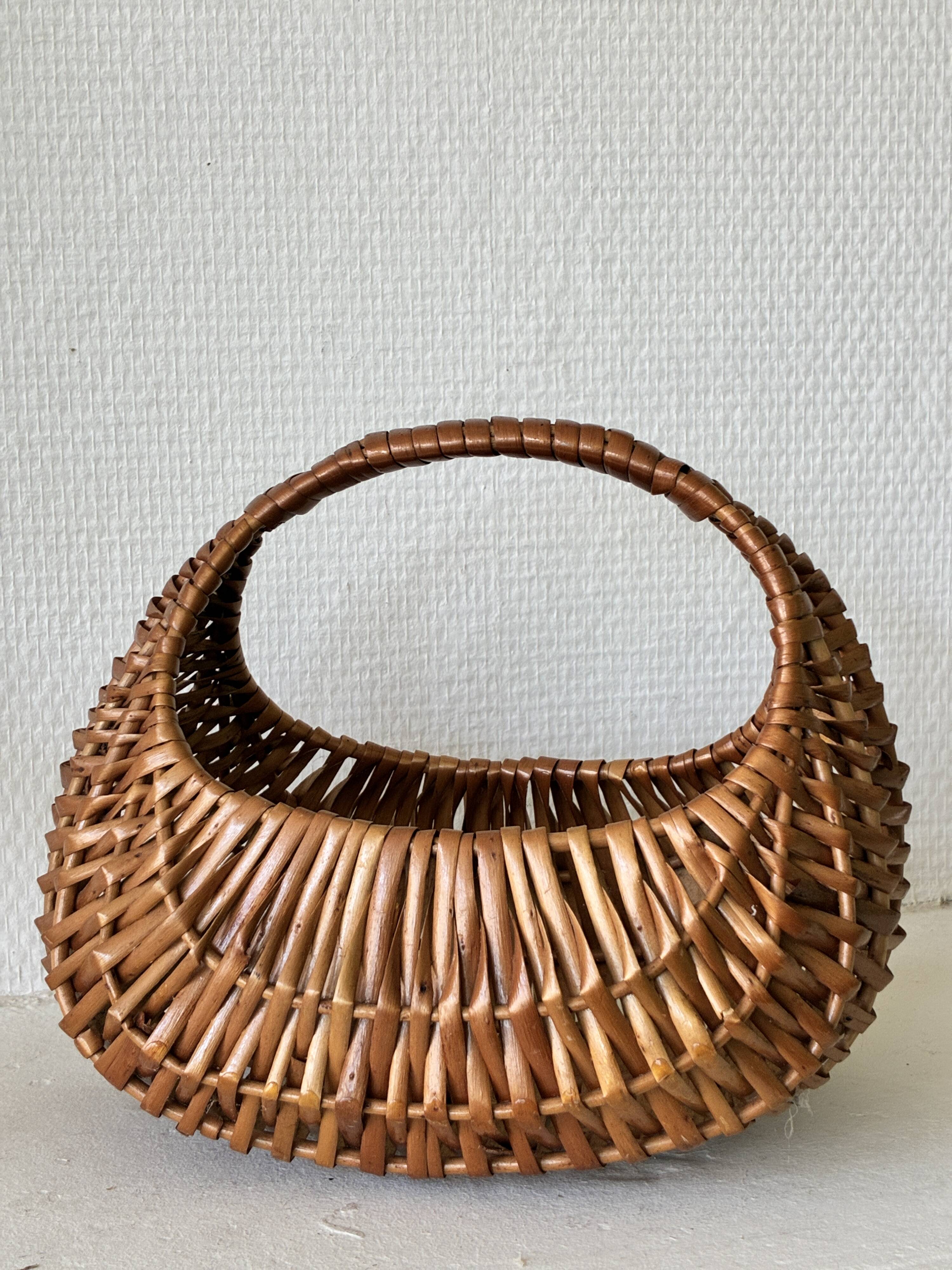 Wicker gondola basket from the 50s/60s