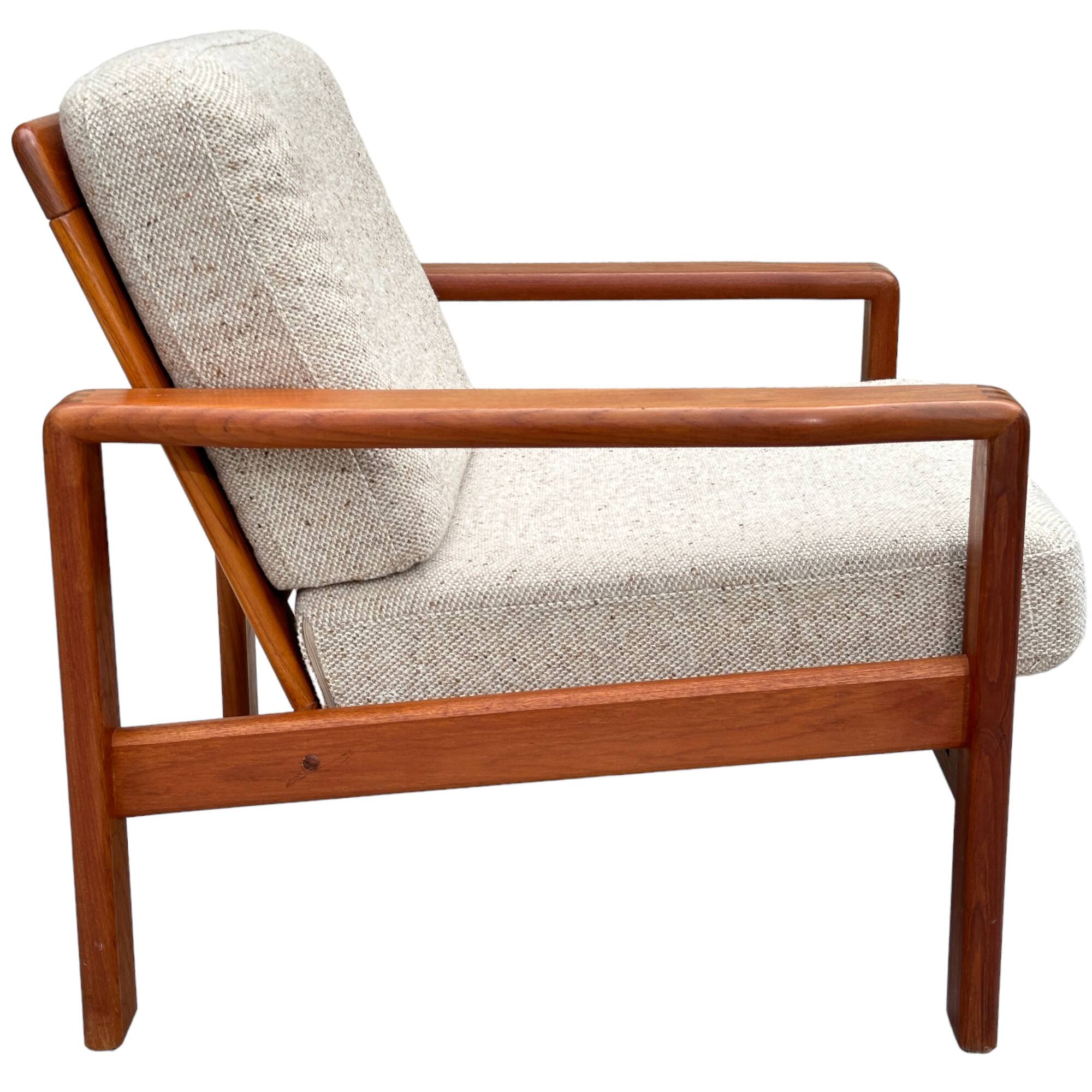 Vintage Scandinavian armchair in teak and wool - 1960s