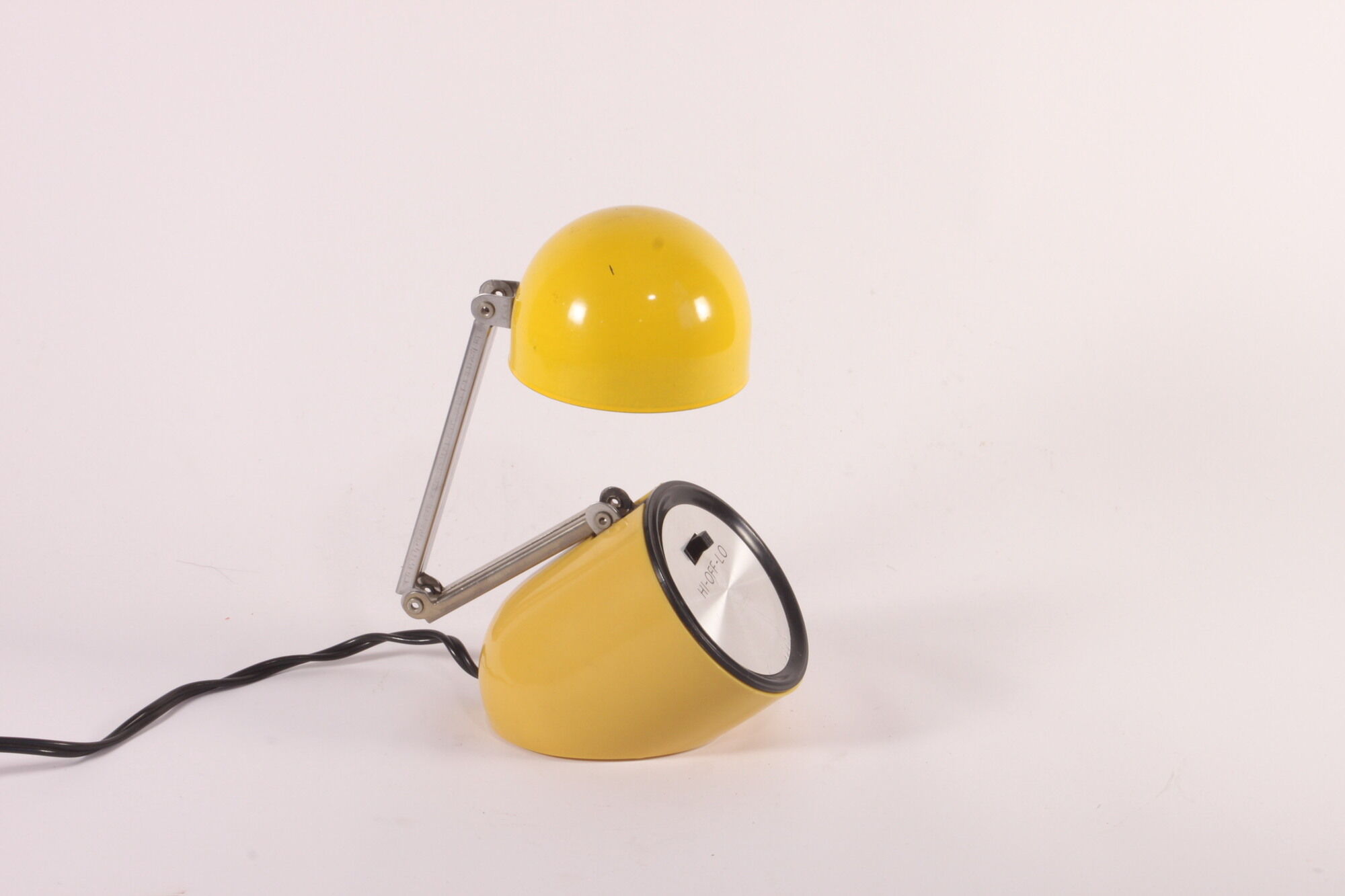 Space age yellow telescopic pill reading lamp by well-lite, honkong 1970s.